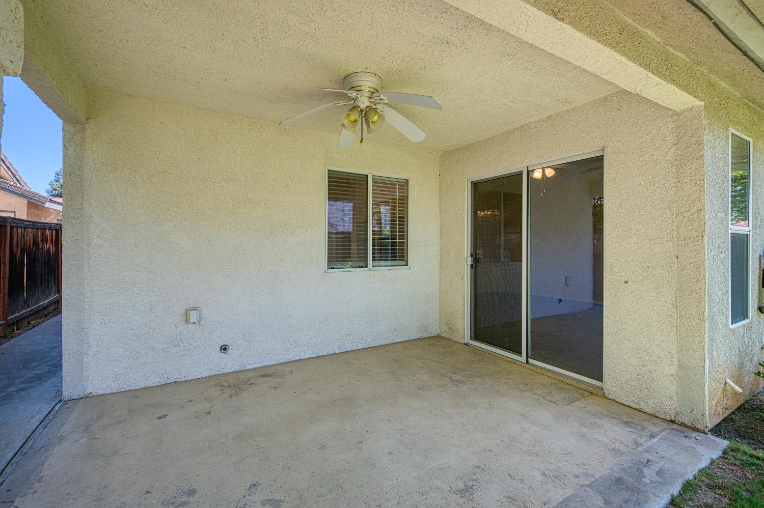 2231 E Pryor Dr, Fresno, CA 93720