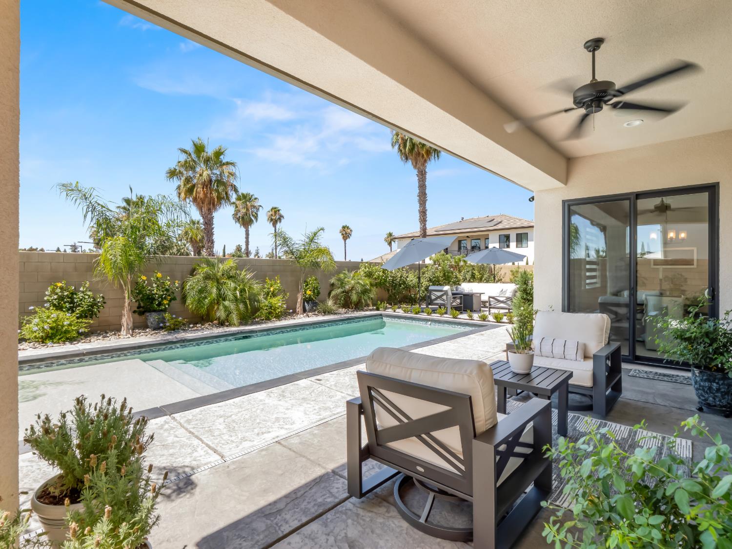 2283 E Courtside Dr, Fresno, CA 93730