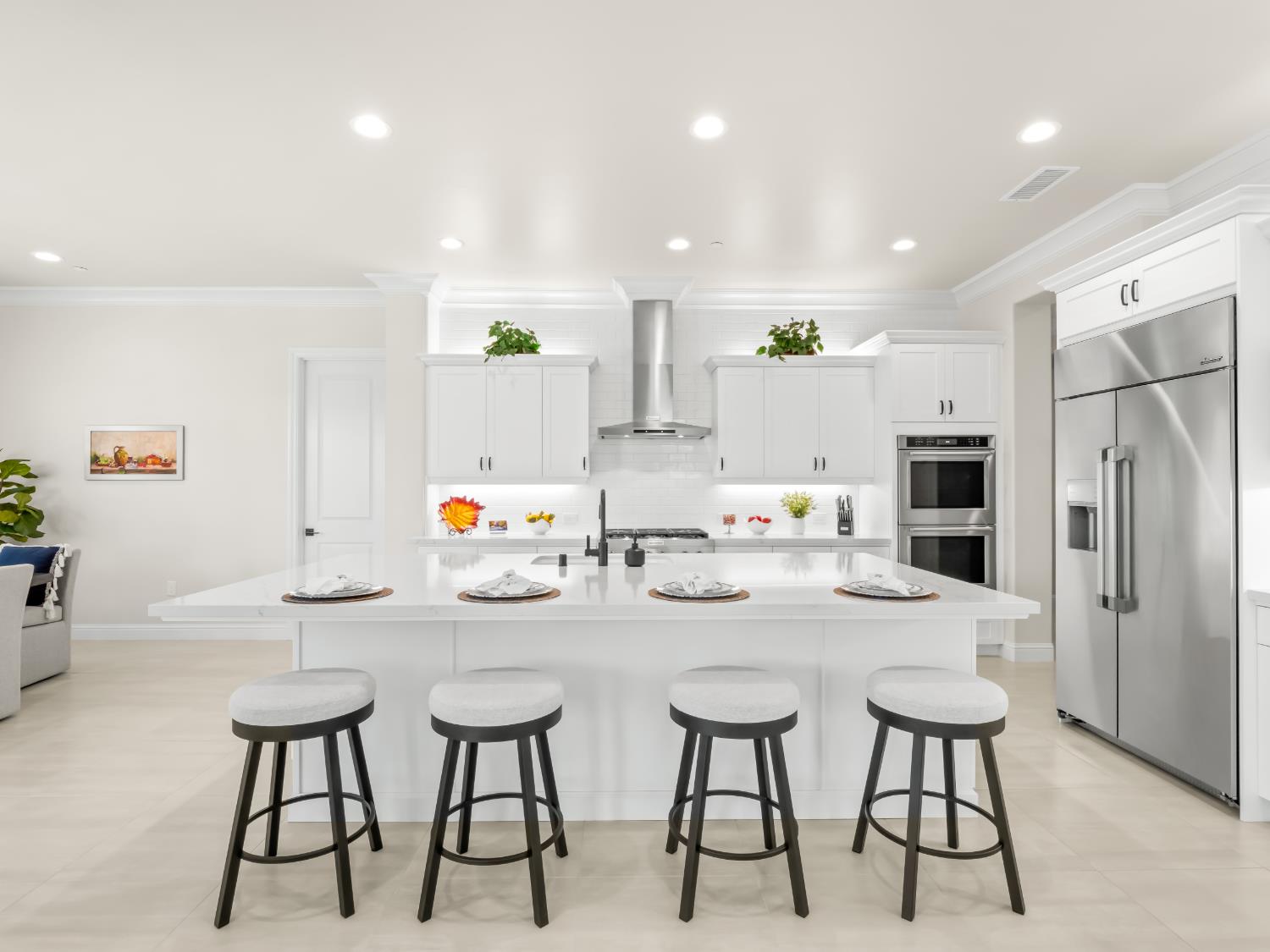 2283 E Courtside Dr, Fresno, CA 93730