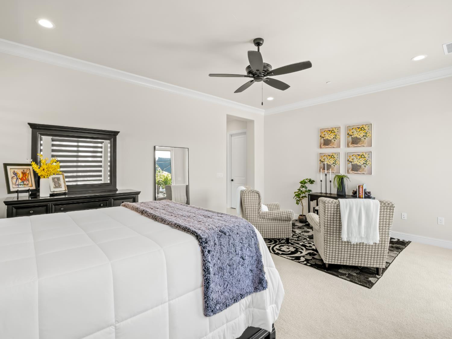 2283 E Courtside Dr, Fresno, CA 93730