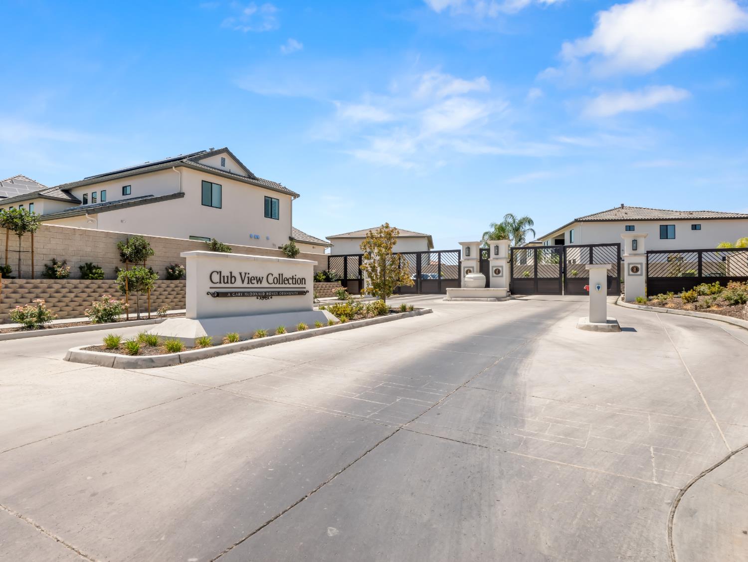 2283 E Courtside Dr, Fresno, CA 93730