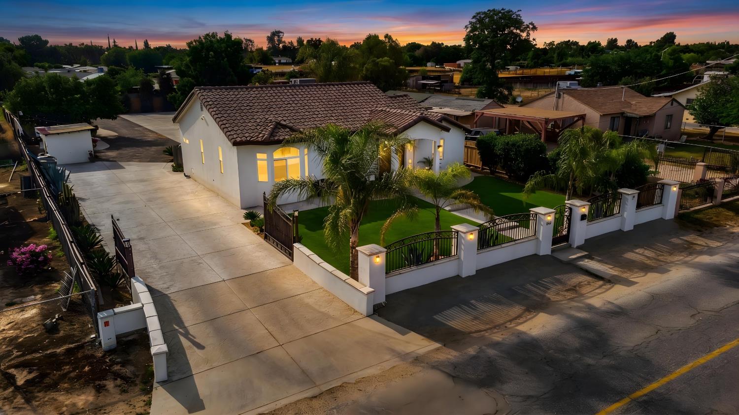1435 N Valentine Ave, Fresno, CA 93722