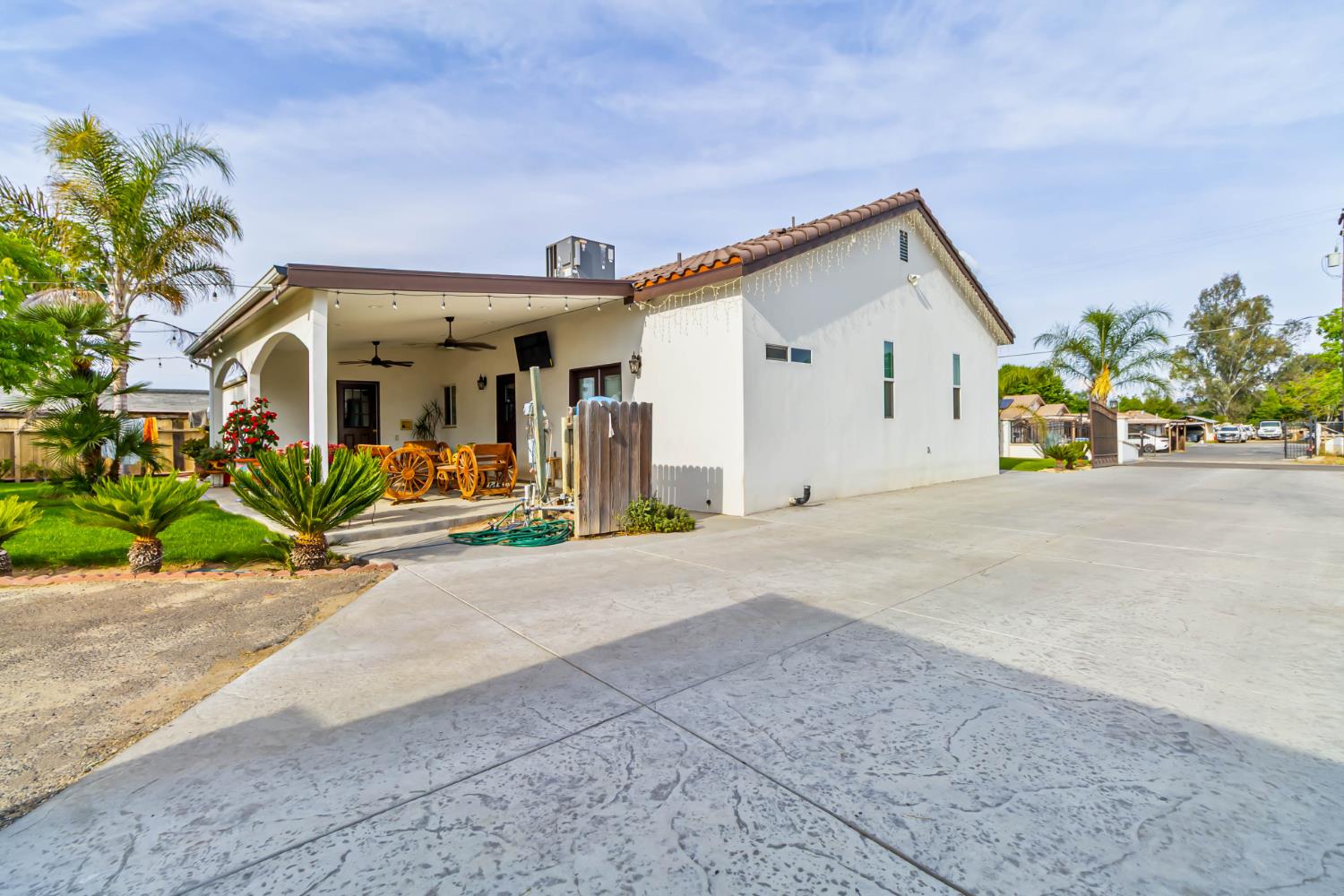 1435 N Valentine Ave, Fresno, CA 93722