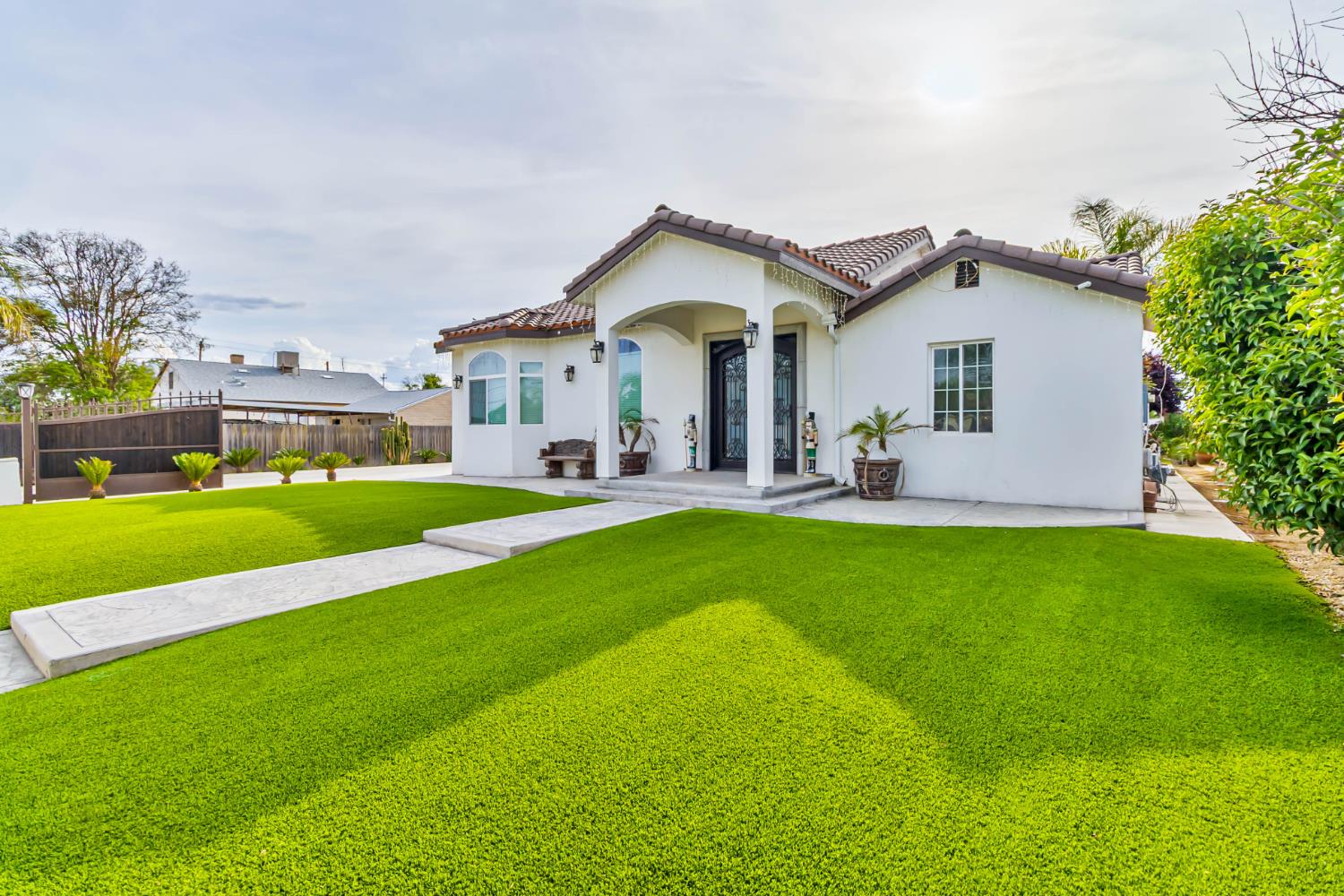1435 N Valentine Ave, Fresno, CA 93722