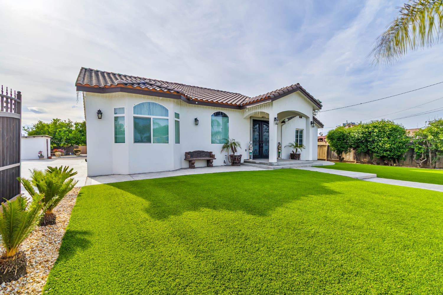 1435 N Valentine Ave, Fresno, CA 93722