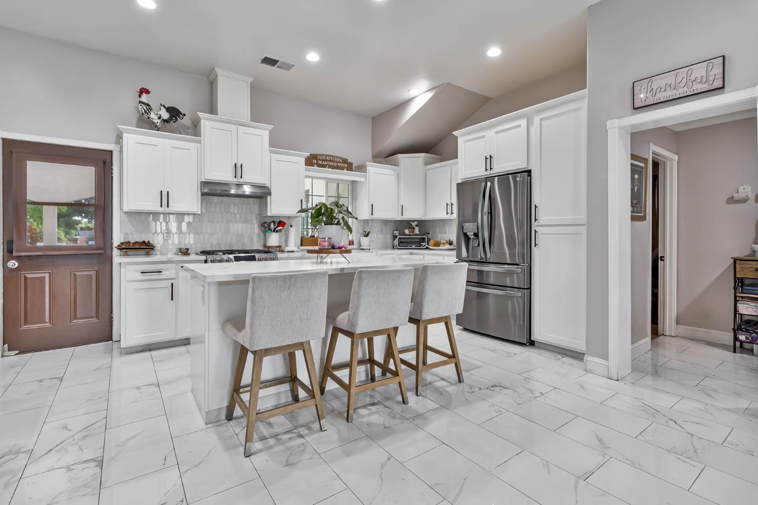 1435 N Valentine Ave, Fresno, CA 93722