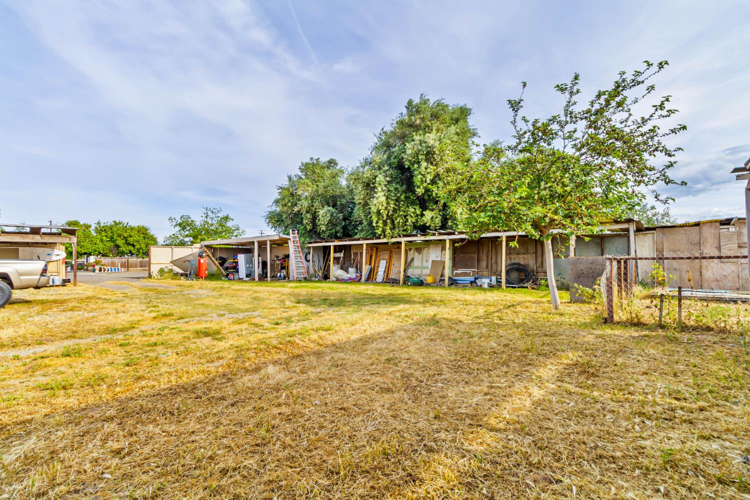 1435 N Valentine Ave, Fresno, CA 93722