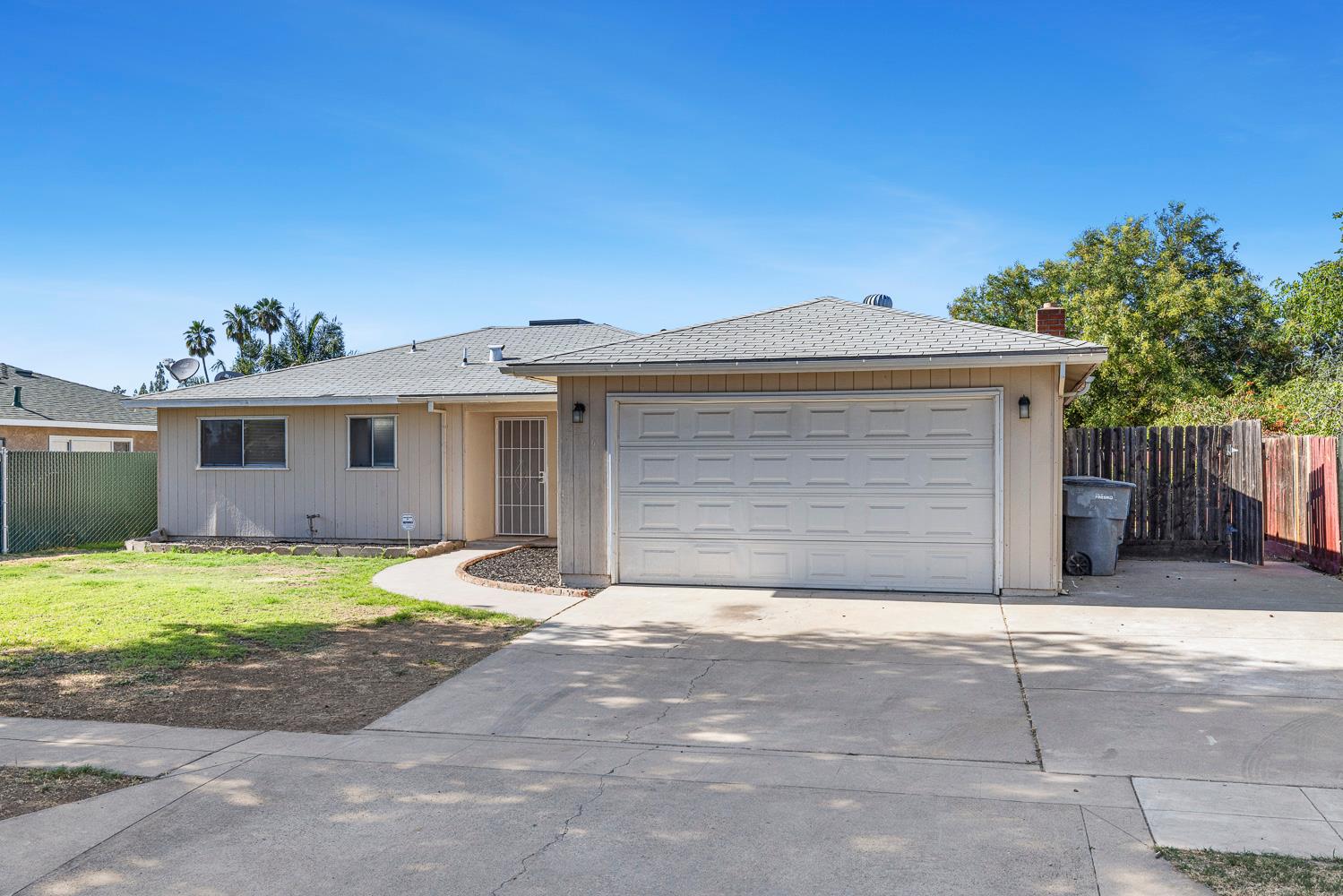 2276 W Gettysburg Ave, Fresno, CA 93705