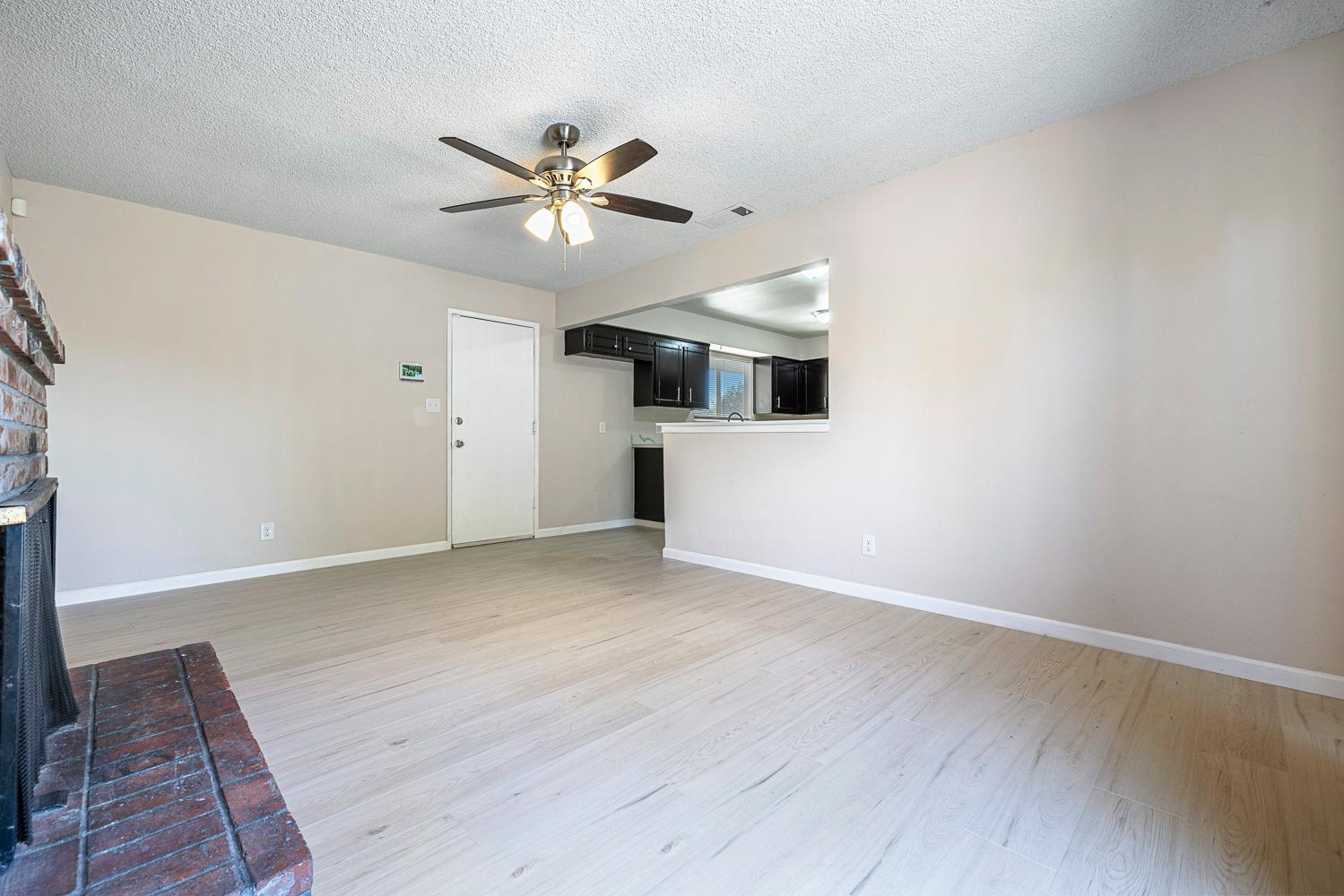 2276 W Gettysburg Ave, Fresno, CA 93705