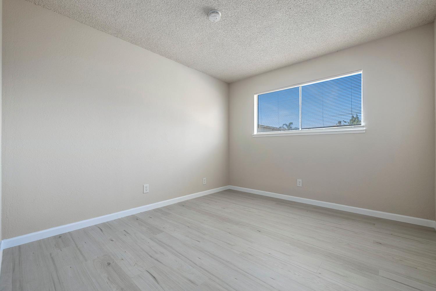 2276 W Gettysburg Ave, Fresno, CA 93705