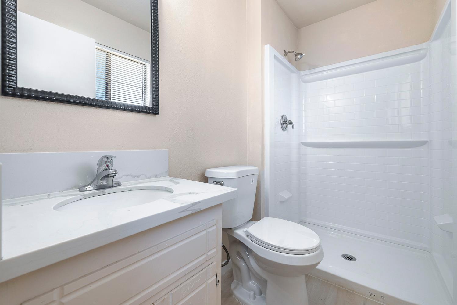 2276 W Gettysburg Ave, Fresno, CA 93705
