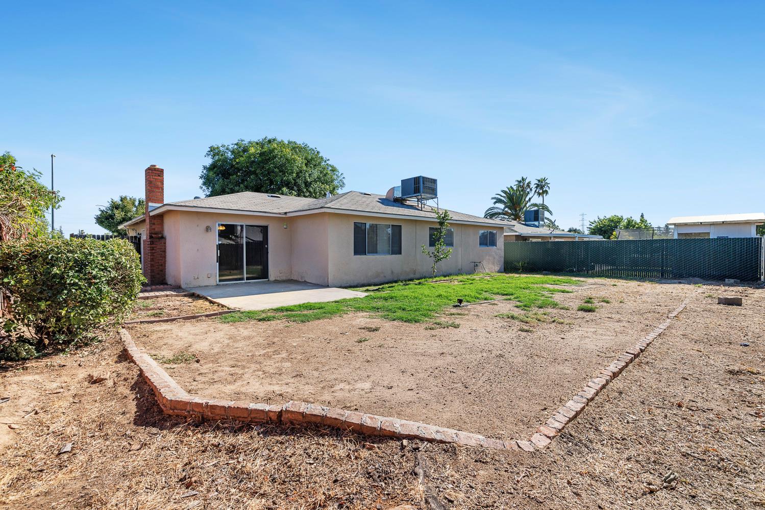2276 W Gettysburg Ave, Fresno, CA 93705