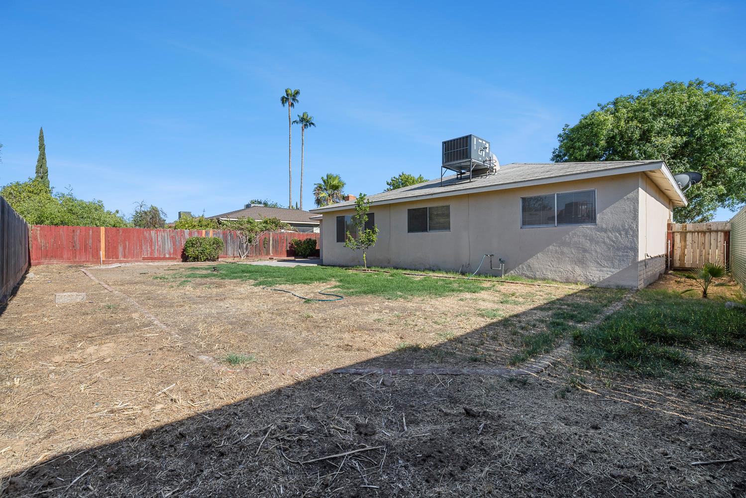 2276 W Gettysburg Ave, Fresno, CA 93705