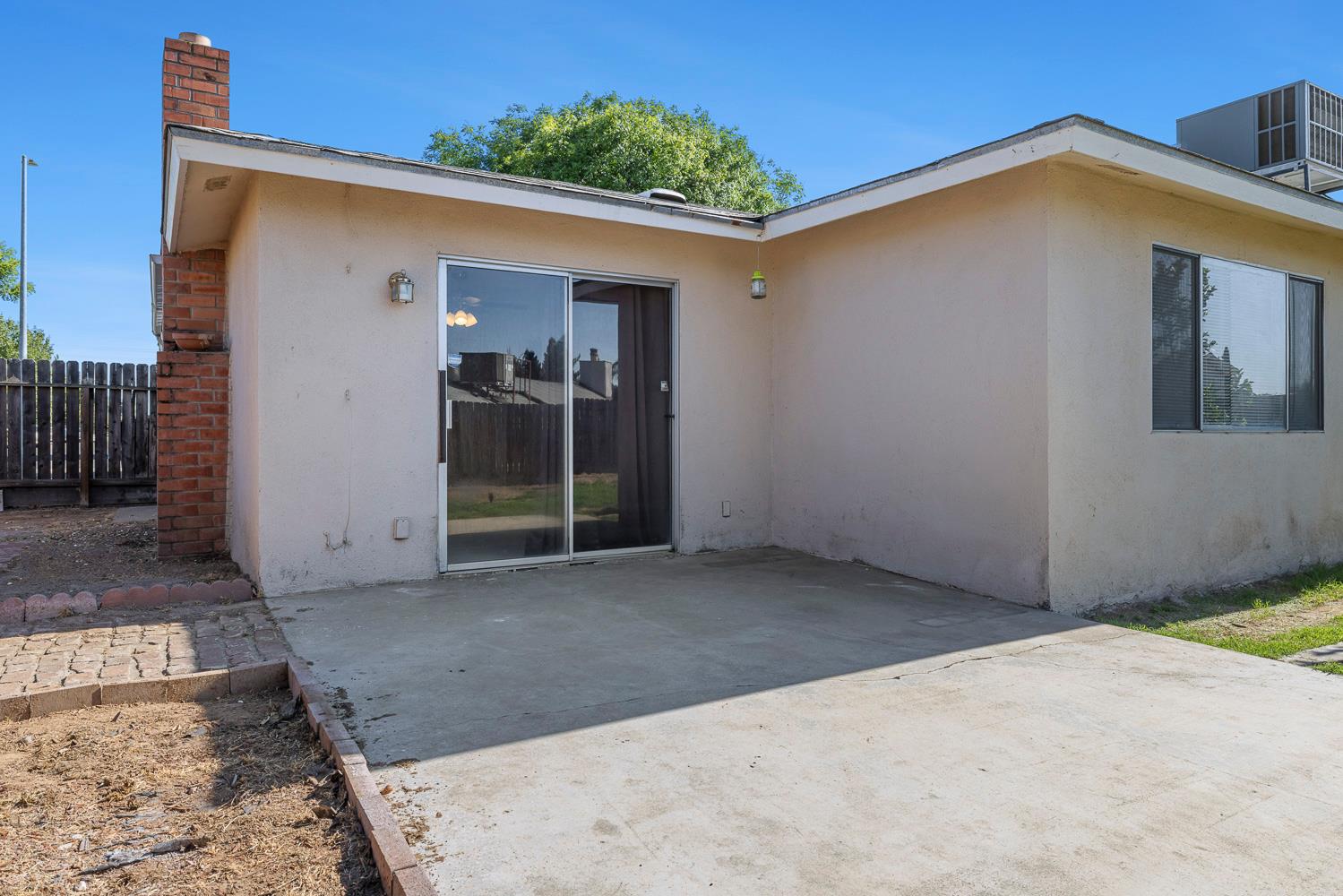 2276 W Gettysburg Ave, Fresno, CA 93705