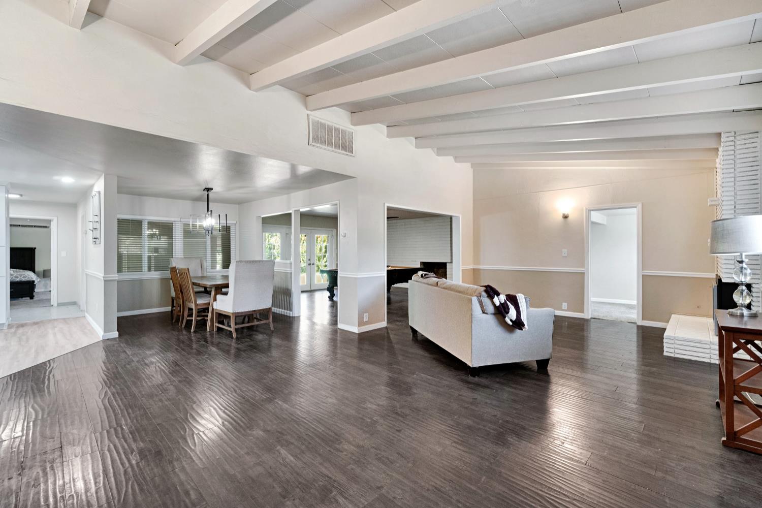 918 E Hampton Way, Fresno, CA 93704