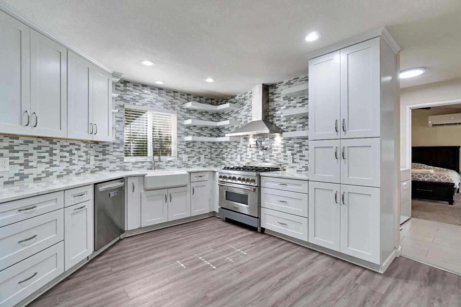 918 E Hampton Way, Fresno, CA 93704