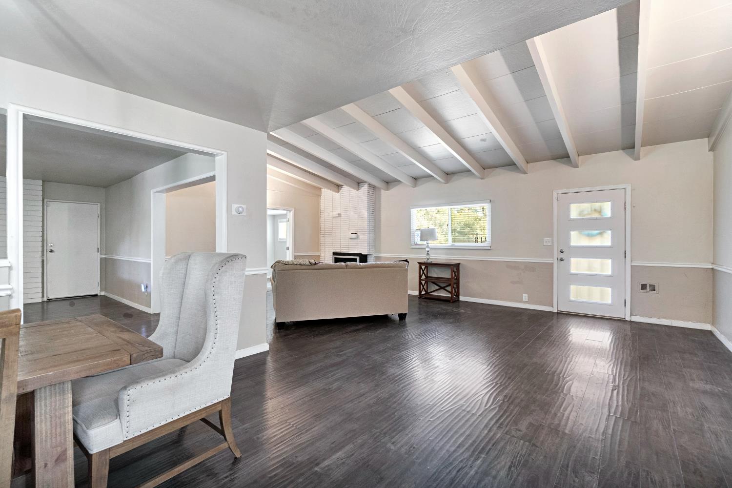 918 E Hampton Way, Fresno, CA 93704