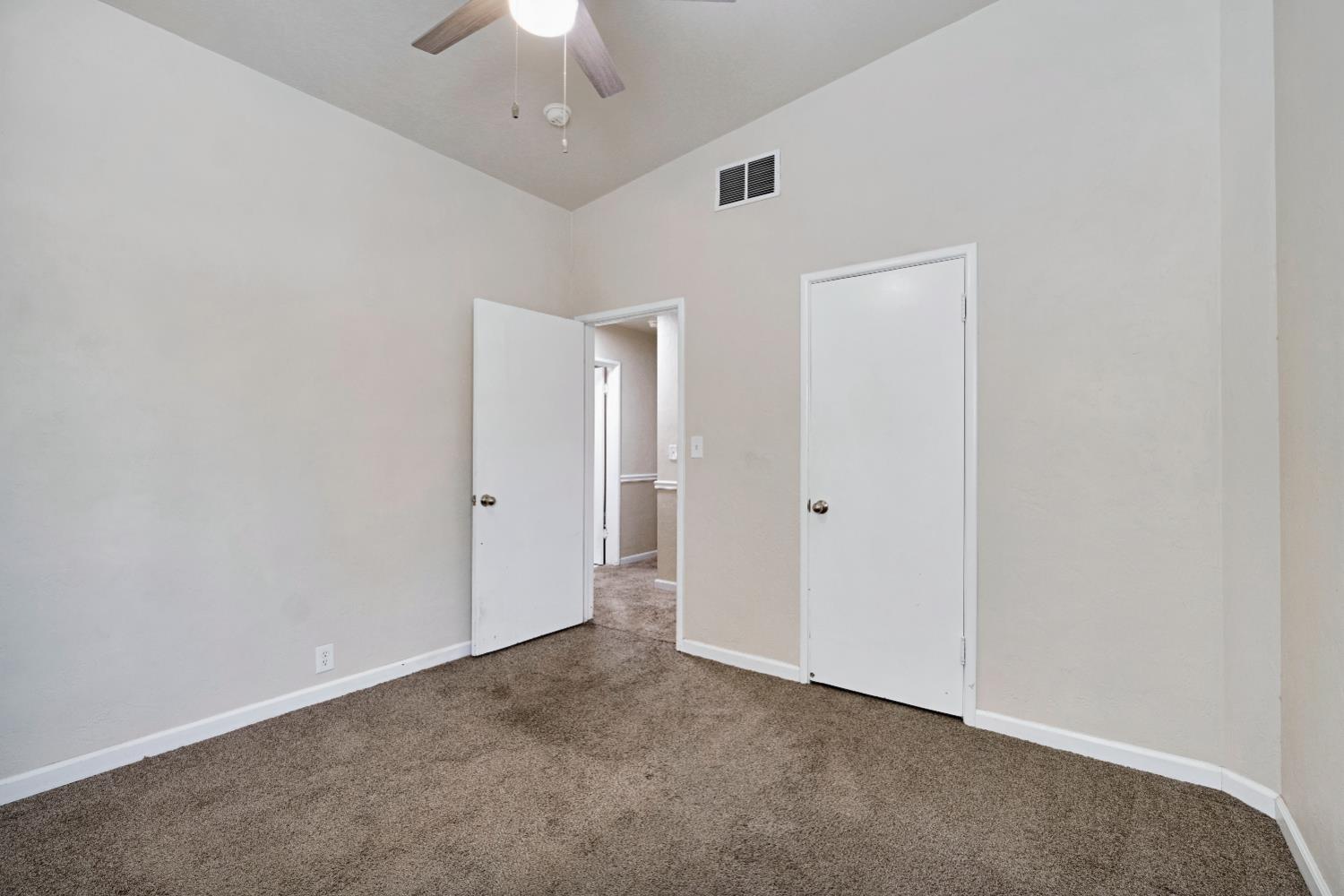 918 E Hampton Way, Fresno, CA 93704