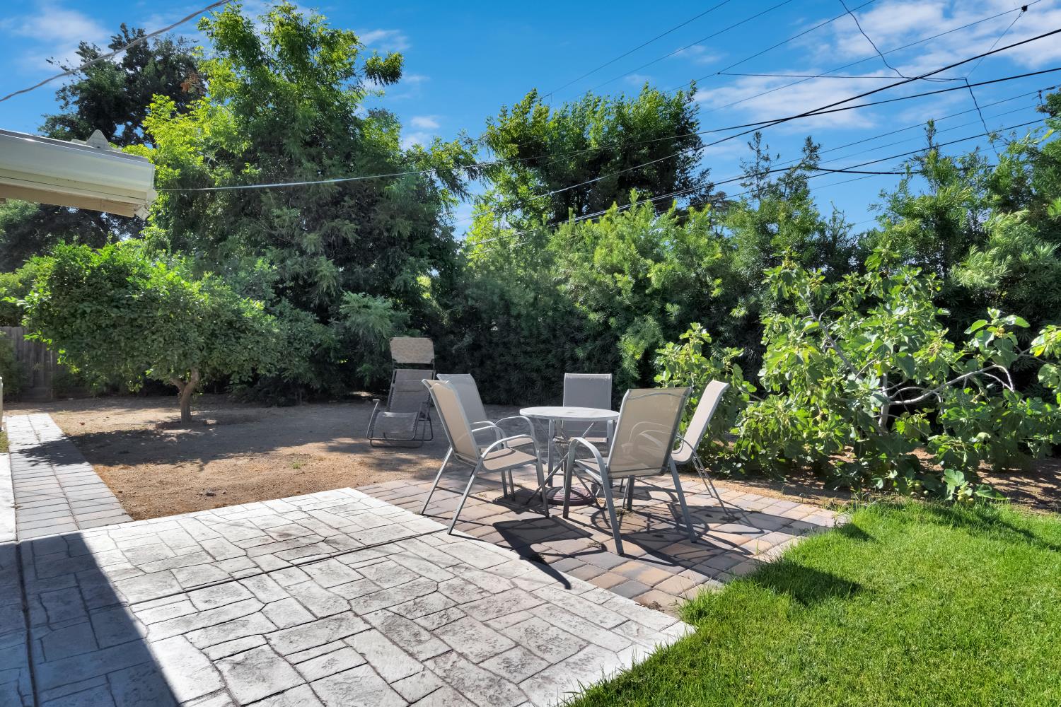 918 E Hampton Way, Fresno, CA 93704