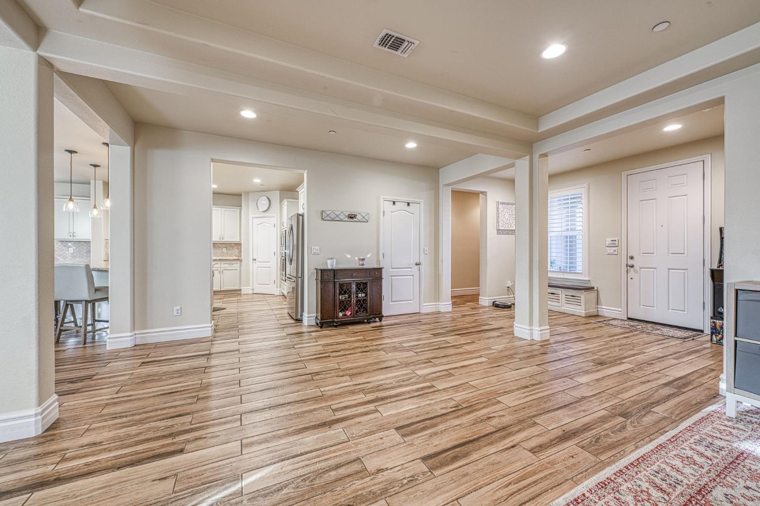 1266 N Redington Ave, Clovis, CA 93619