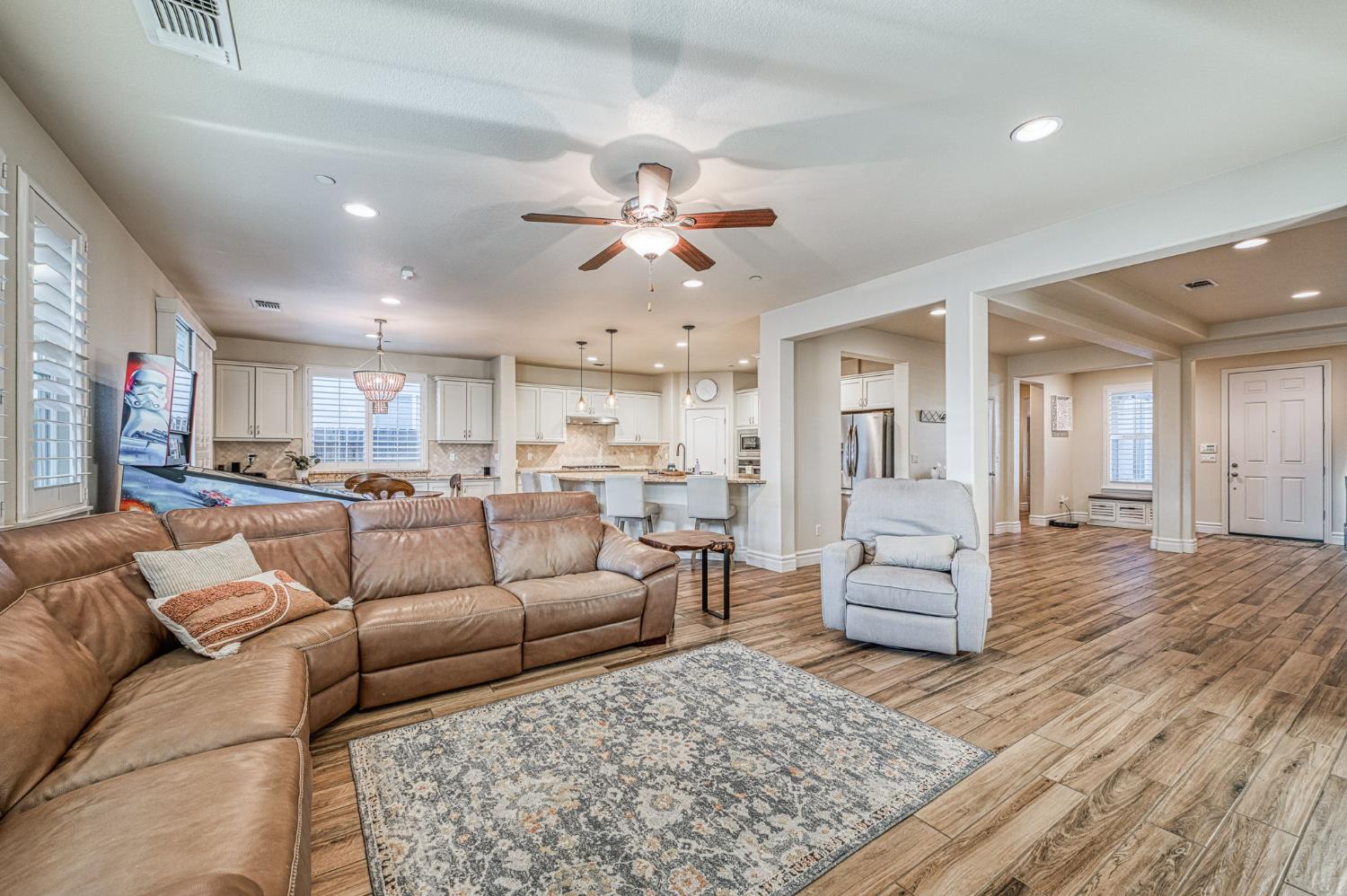 1266 N Redington Ave, Clovis, CA 93619