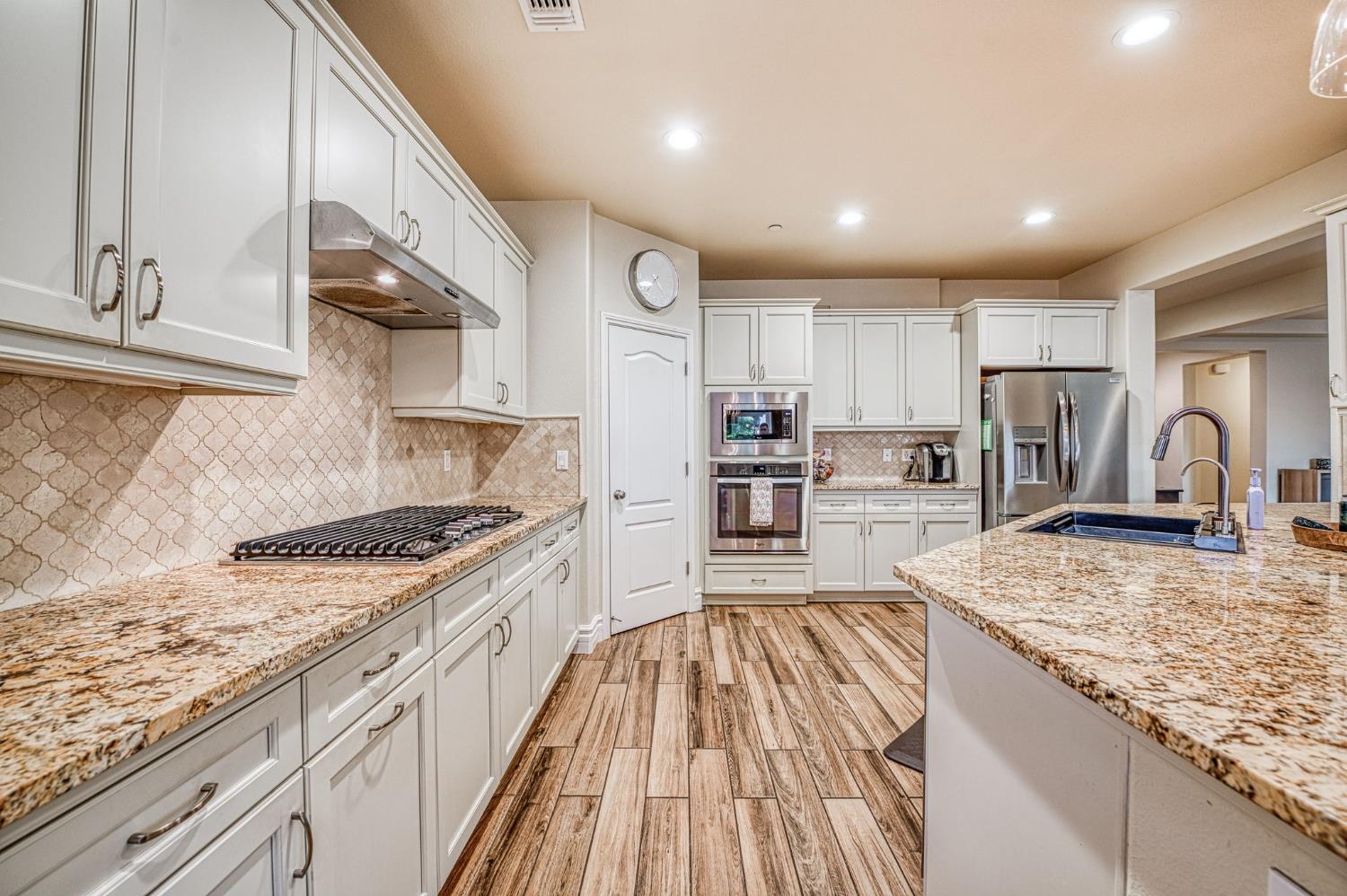 1266 N Redington Ave, Clovis, CA 93619