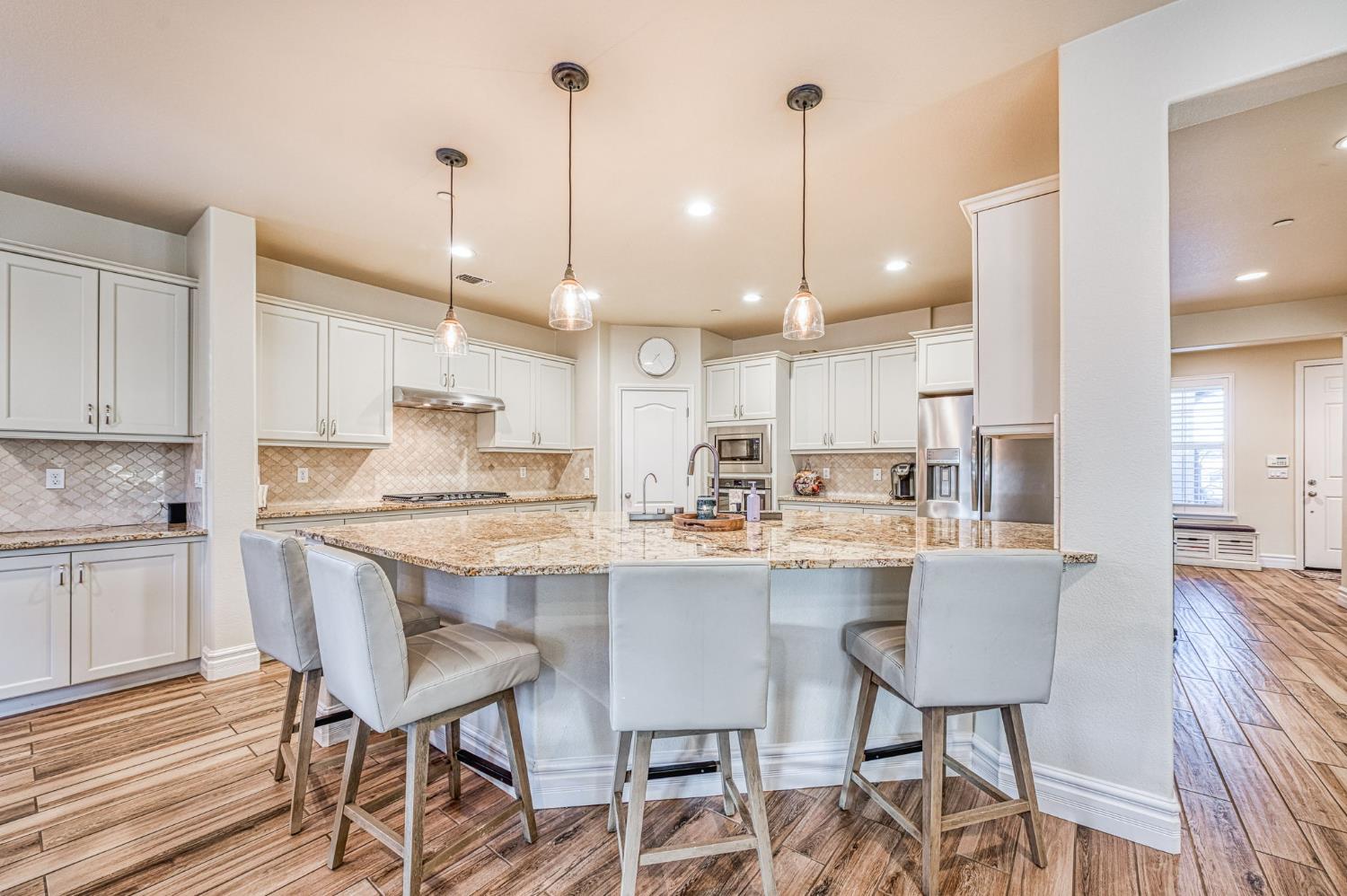 1266 N Redington Ave, Clovis, CA 93619