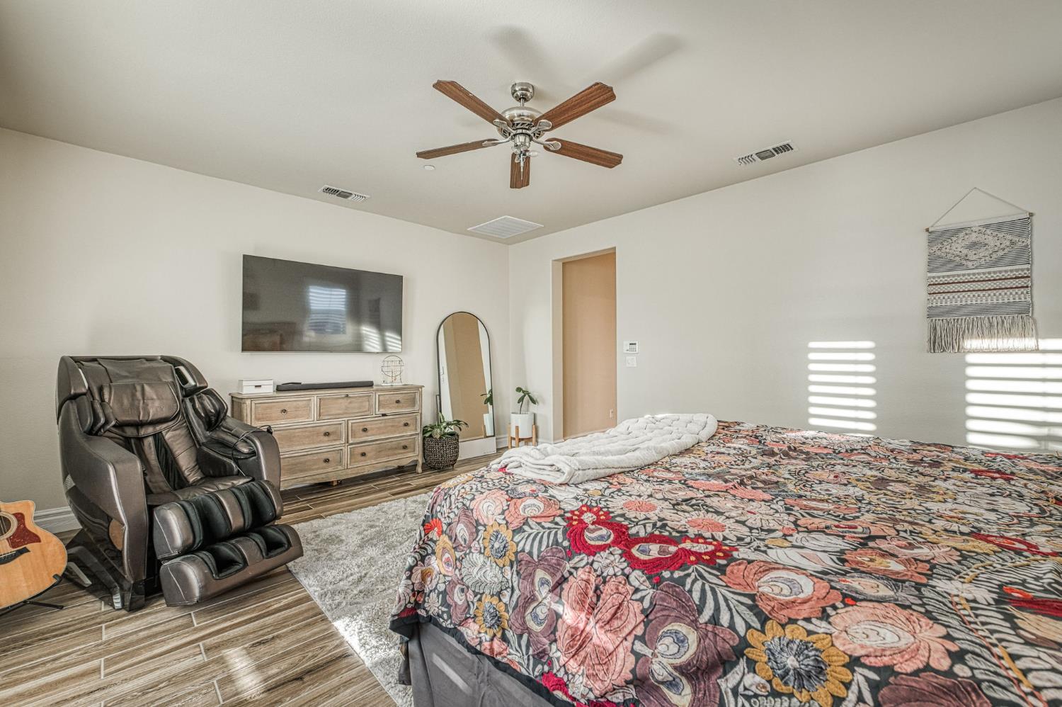 1266 N Redington Ave, Clovis, CA 93619