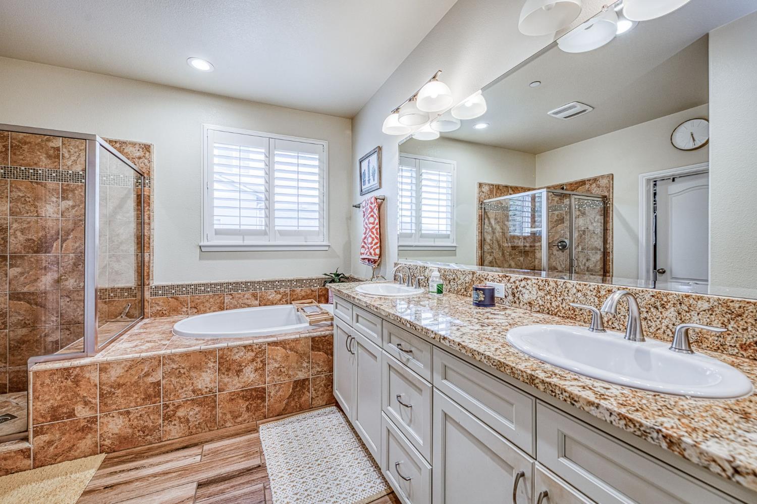 1266 N Redington Ave, Clovis, CA 93619