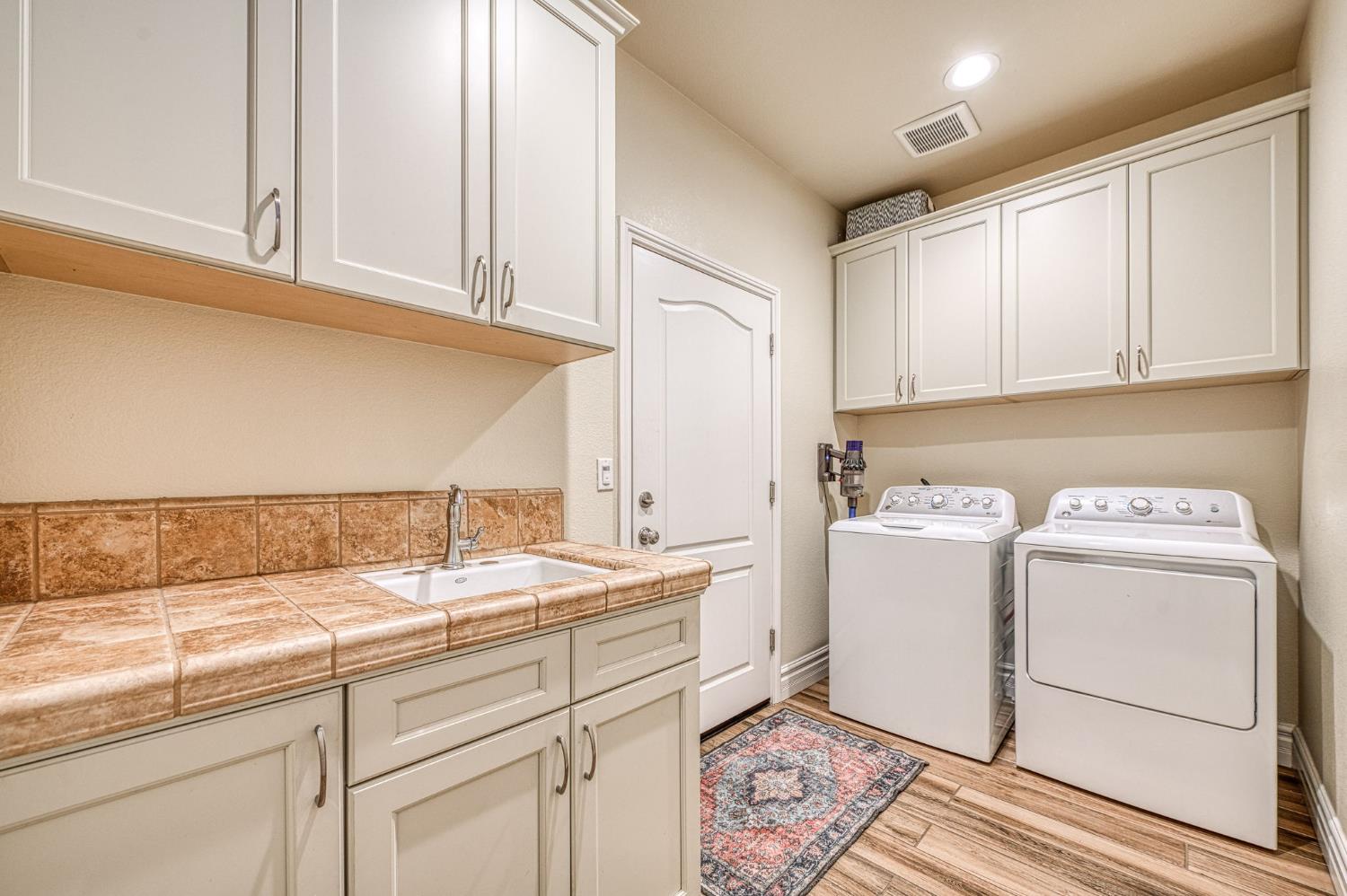 1266 N Redington Ave, Clovis, CA 93619