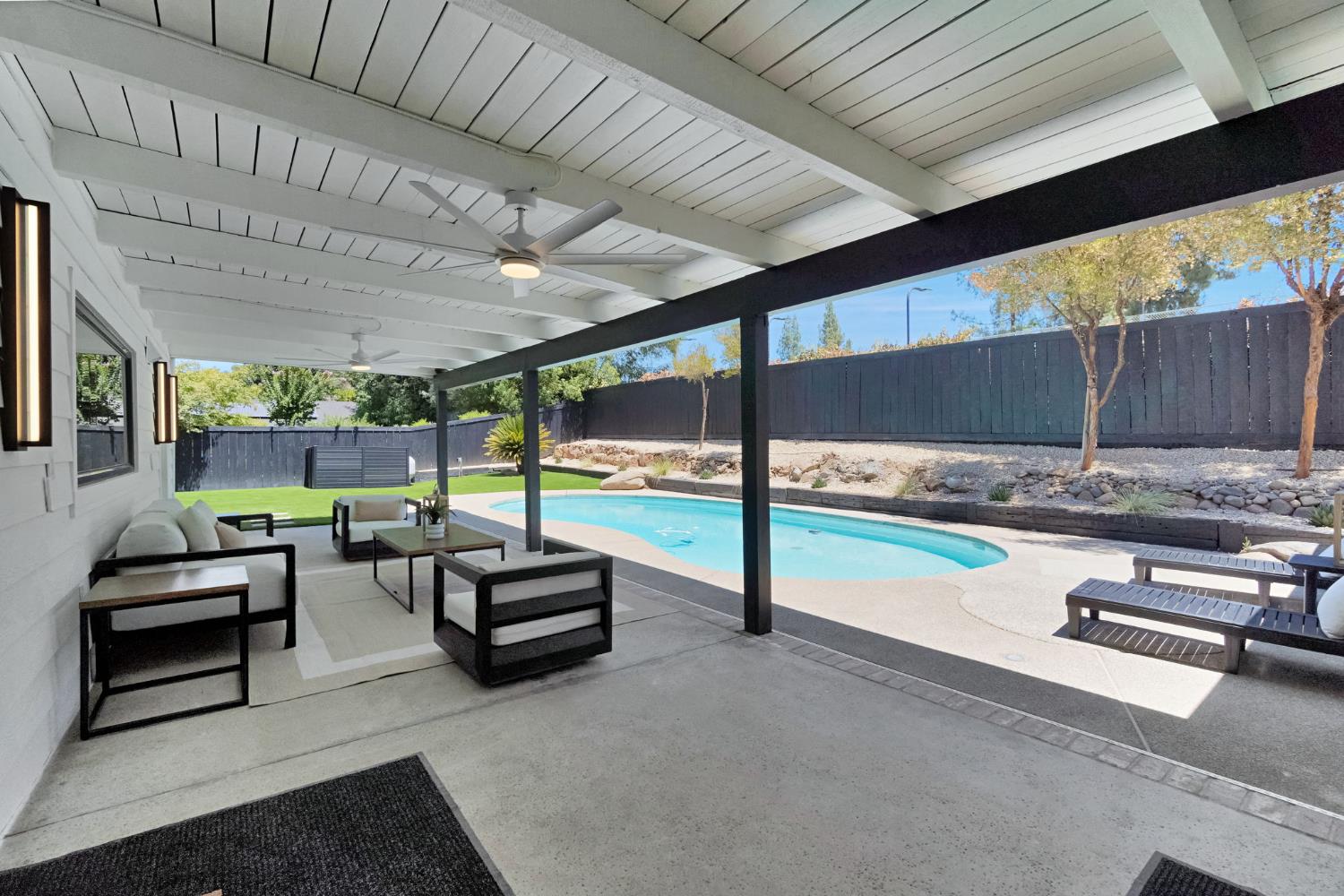 7442 N Tahan Ave, Fresno, CA 93711