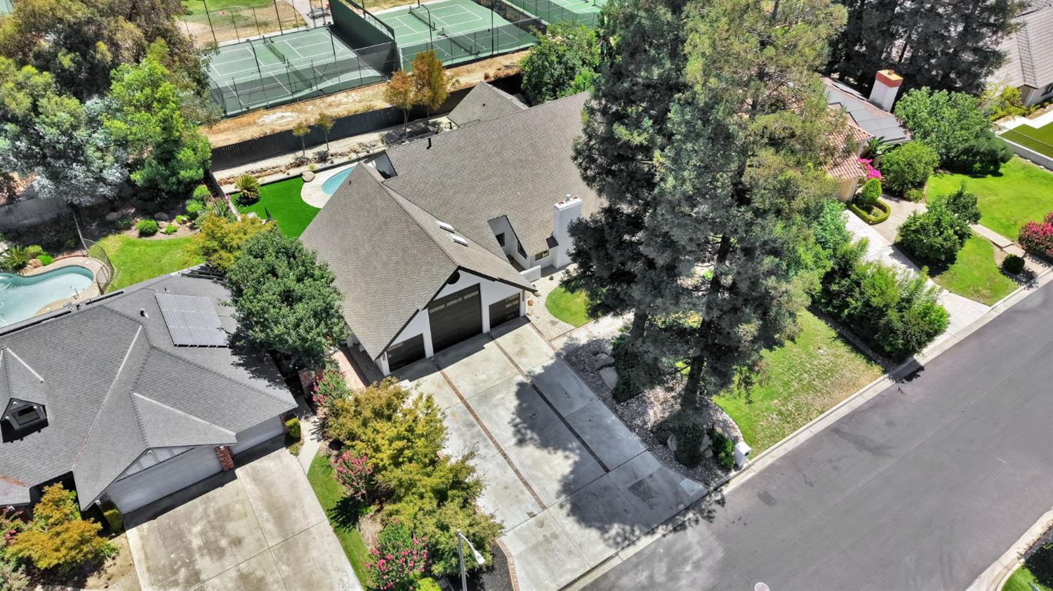 7442 N Tahan Ave, Fresno, CA 93711