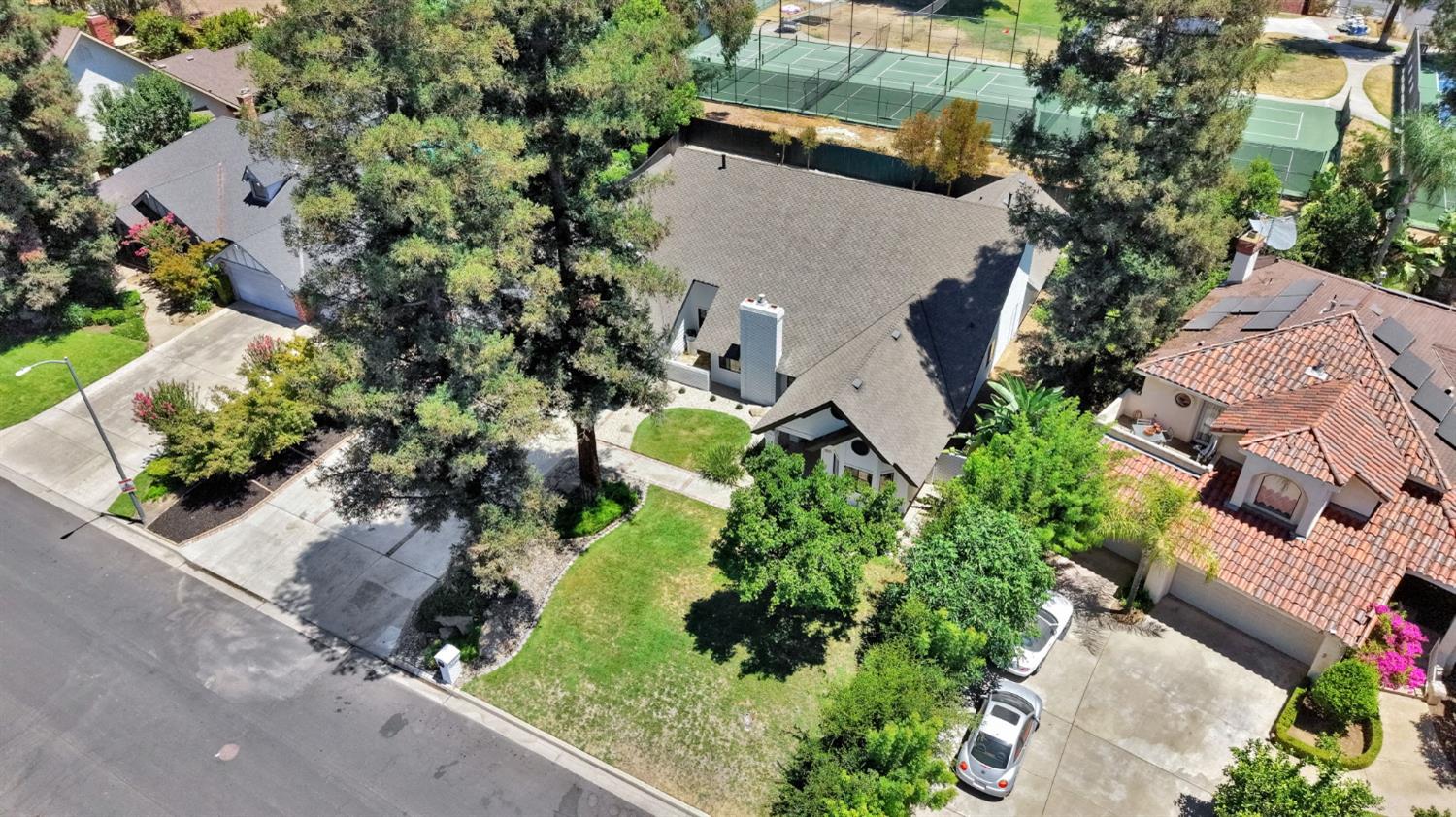 7442 N Tahan Ave, Fresno, CA 93711