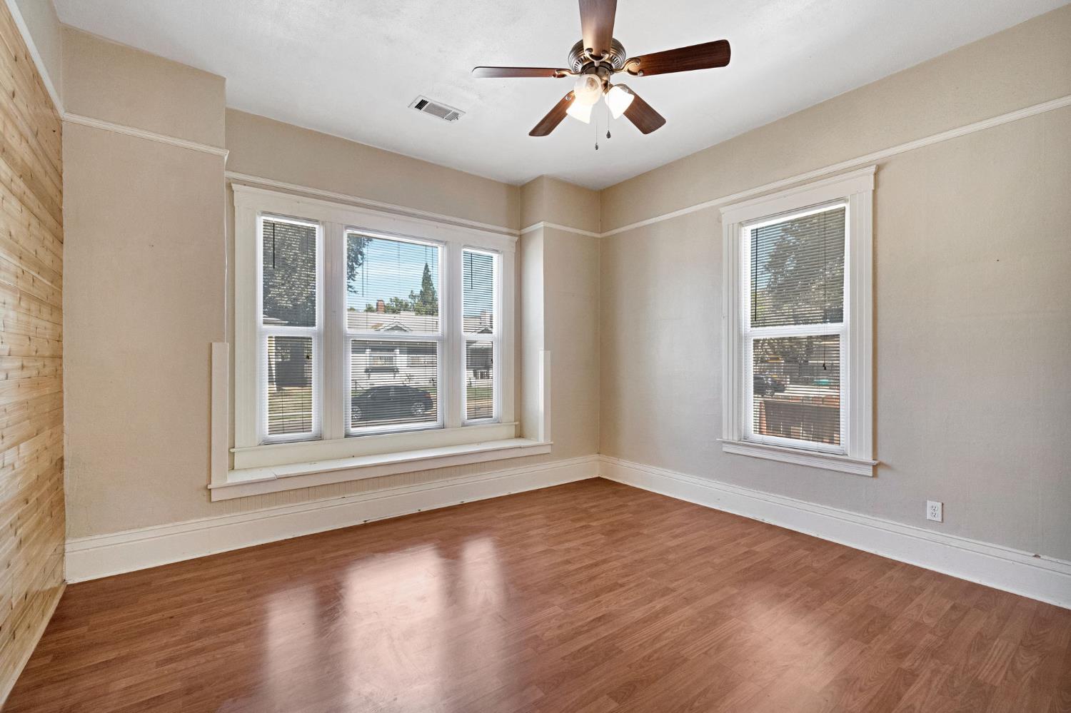 220 N College Ave, Fresno, CA 93701