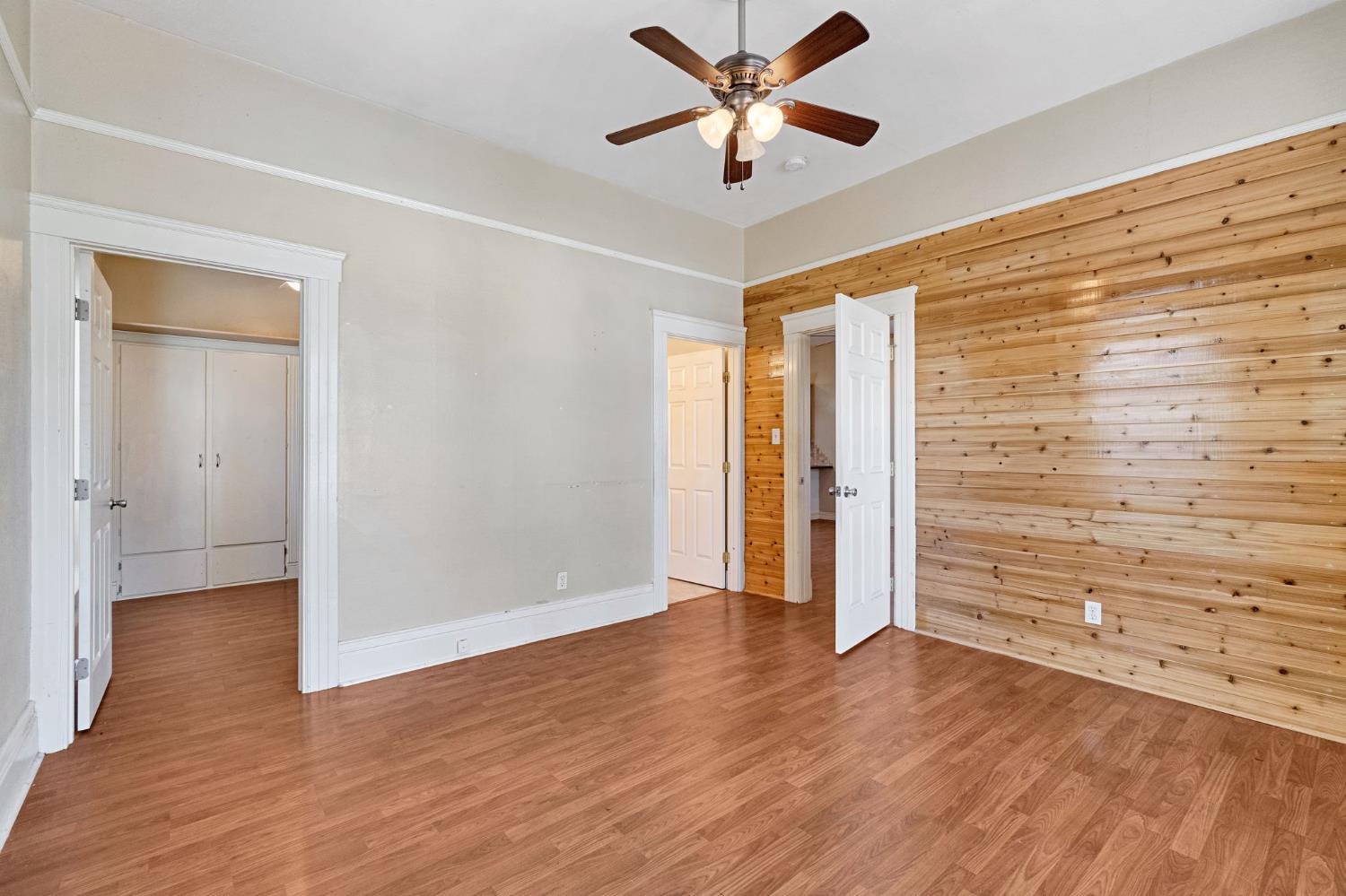 220 N College Ave, Fresno, CA 93701