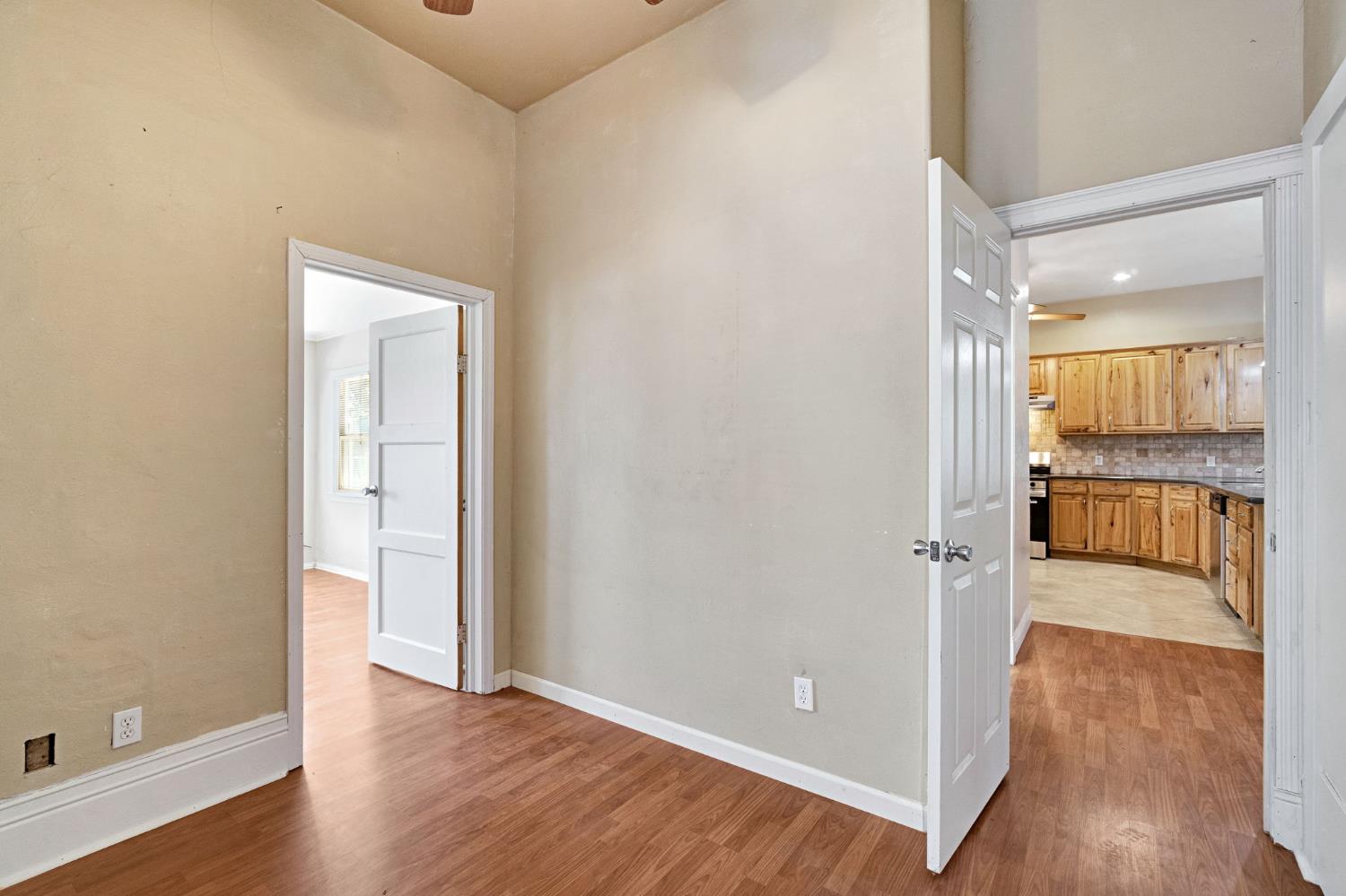 220 N College Ave, Fresno, CA 93701