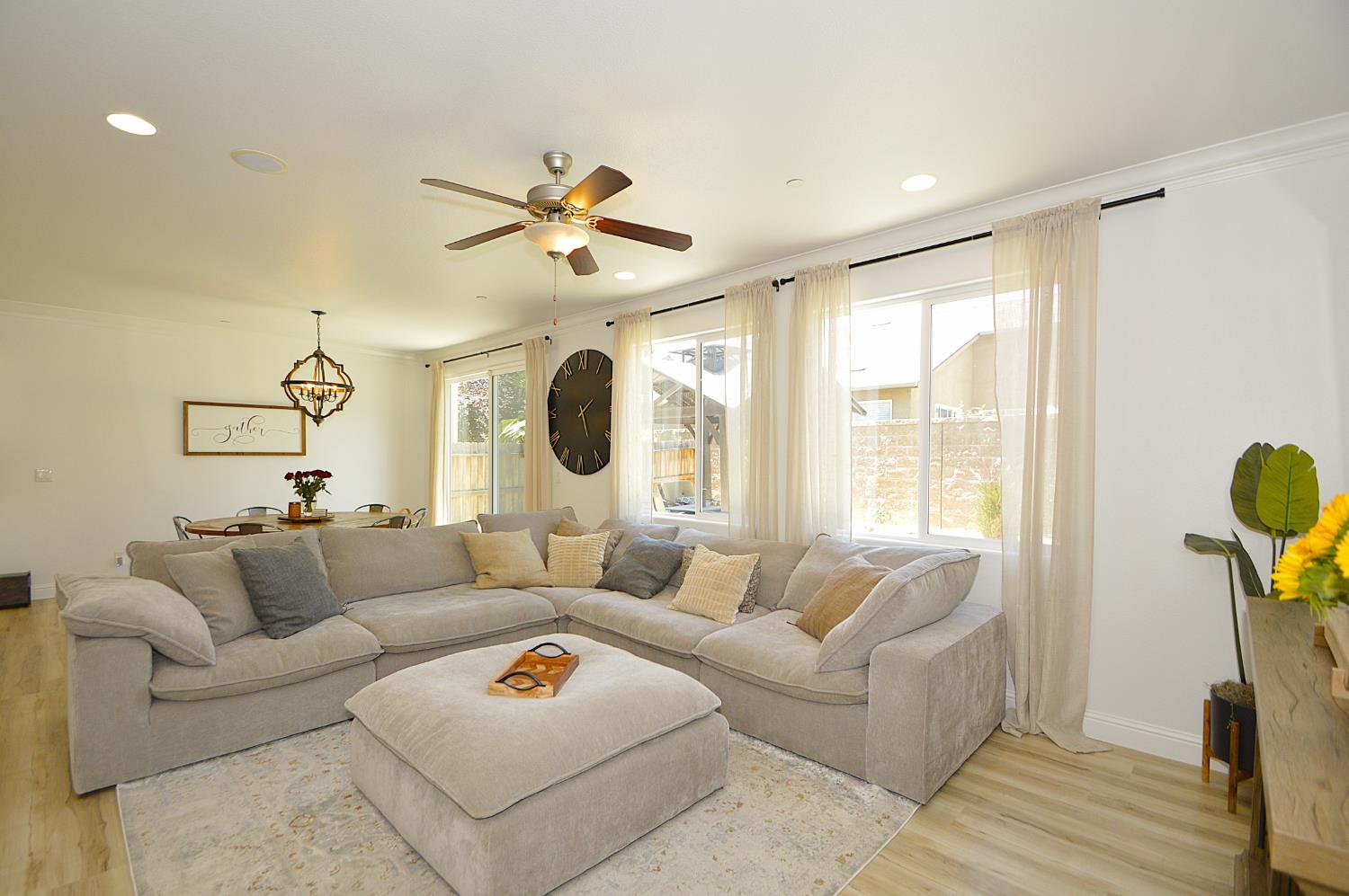4287 Salem Ln, Clovis, CA 93619