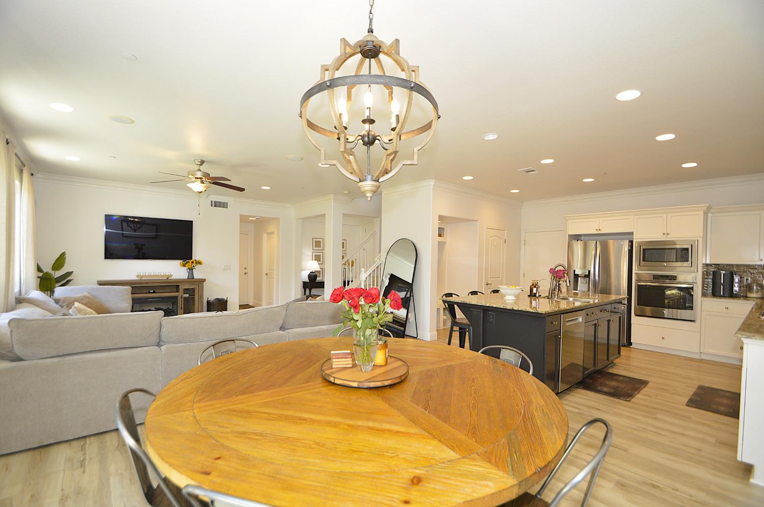 4287 Salem Ln, Clovis, CA 93619