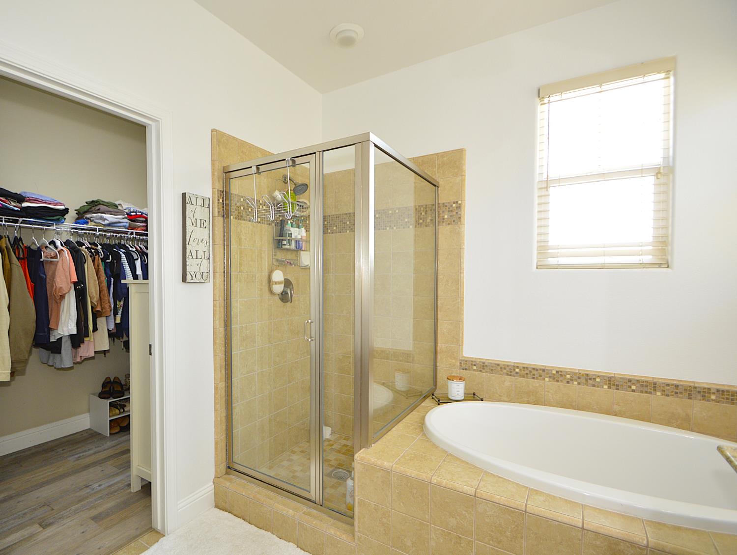 4287 Salem Ln, Clovis, CA 93619