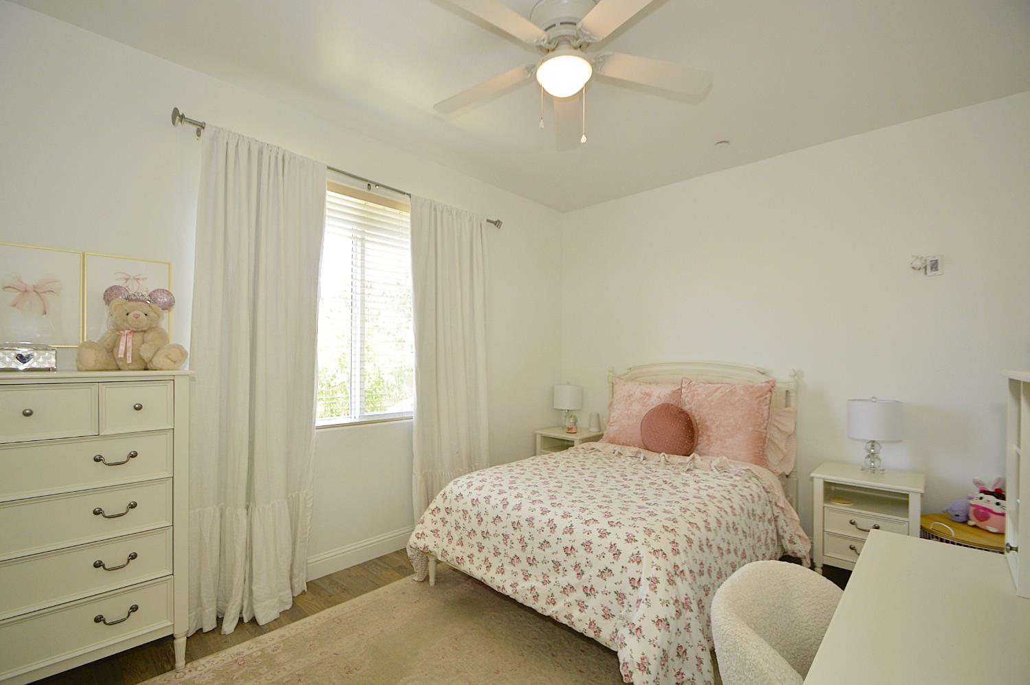 4287 Salem Ln, Clovis, CA 93619