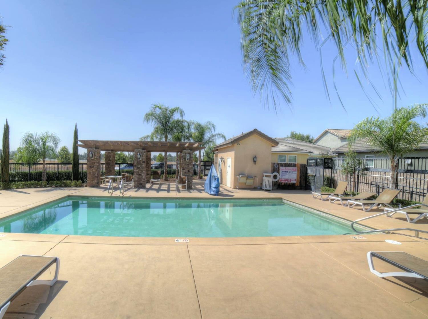 4287 Salem Ln, Clovis, CA 93619