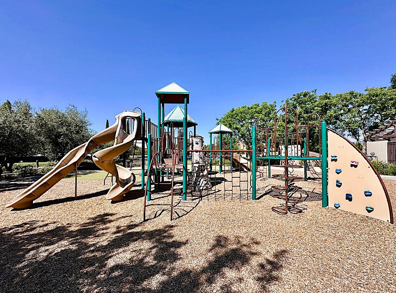 4287 Salem Ln, Clovis, CA 93619
