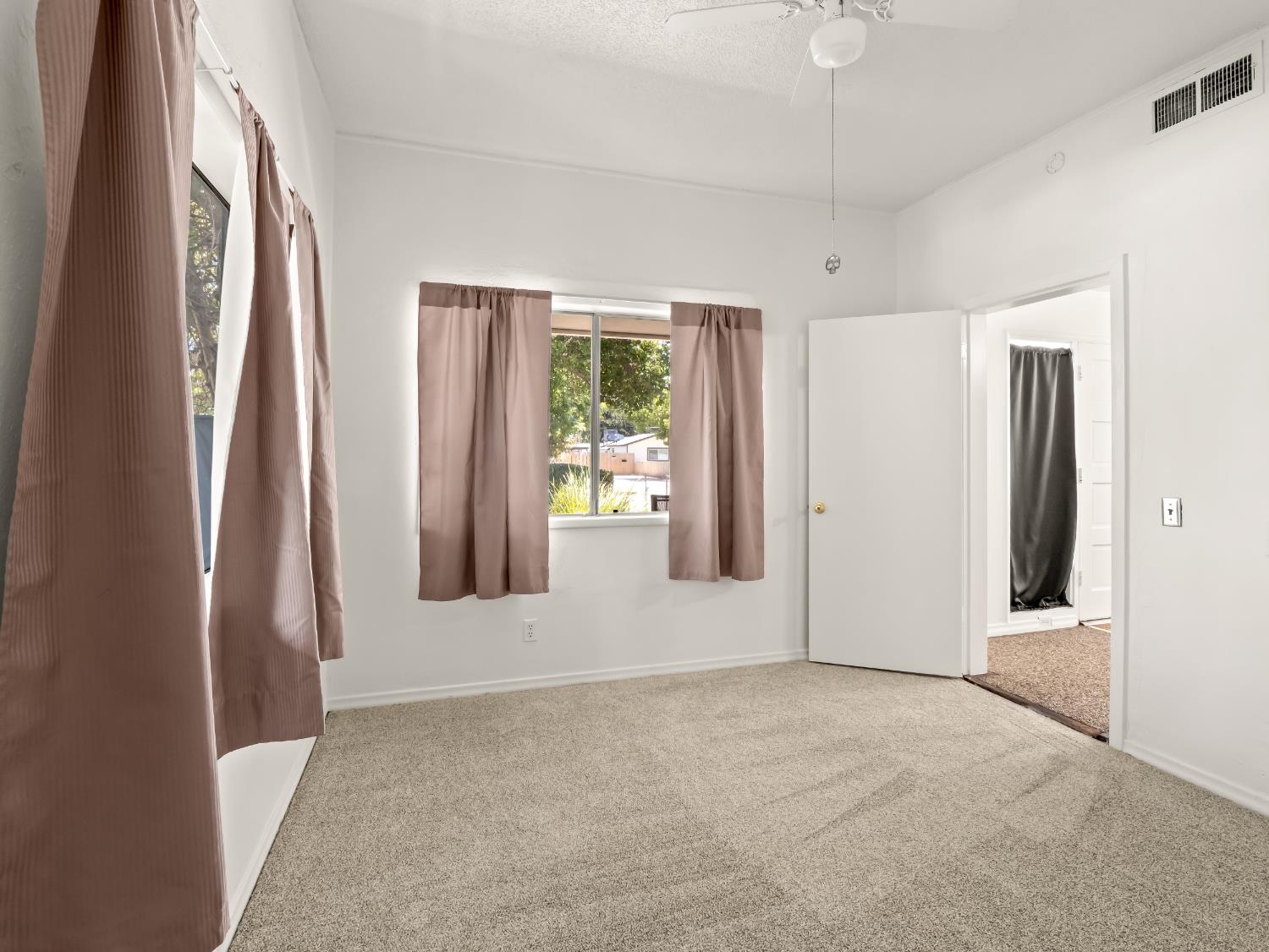 1231 N Roosevelt Ave, Fresno, CA 93728