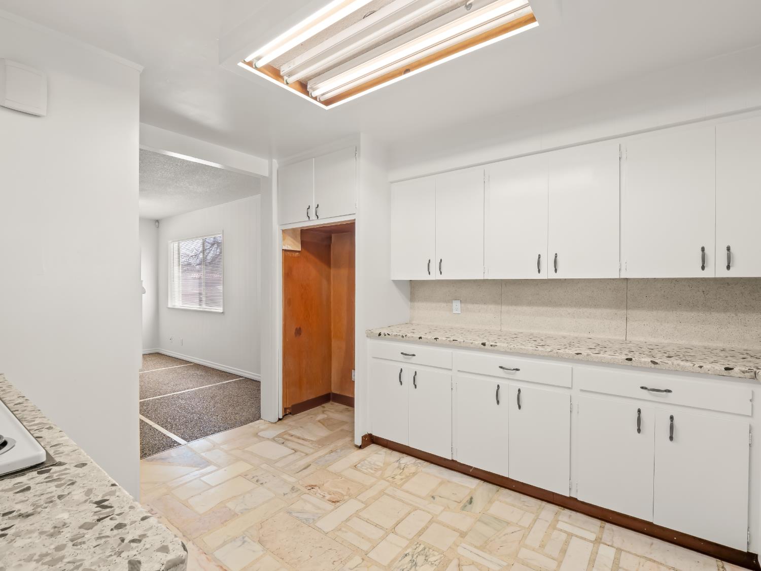 1231 N Roosevelt Ave, Fresno, CA 93728