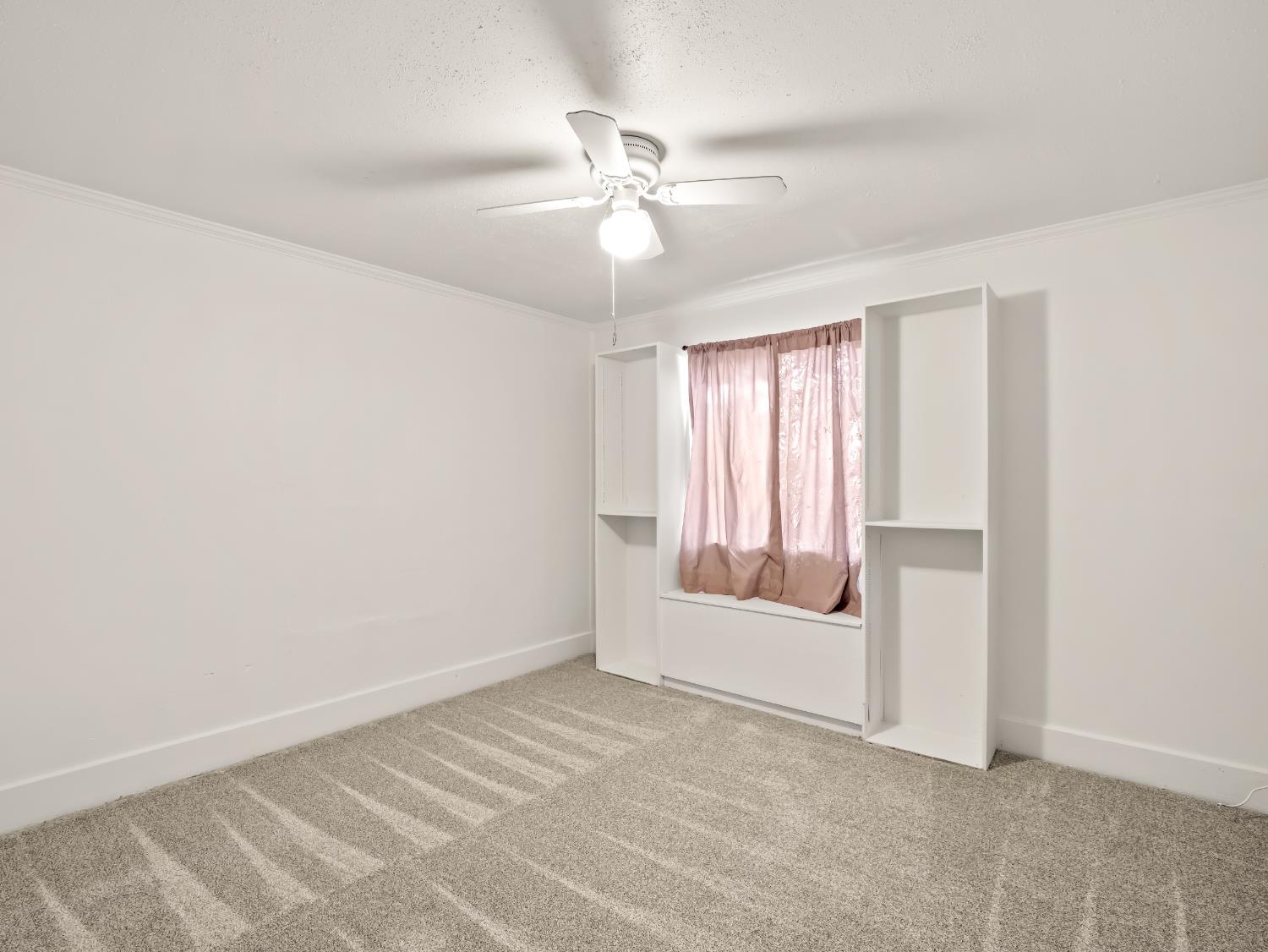 1231 N Roosevelt Ave, Fresno, CA 93728