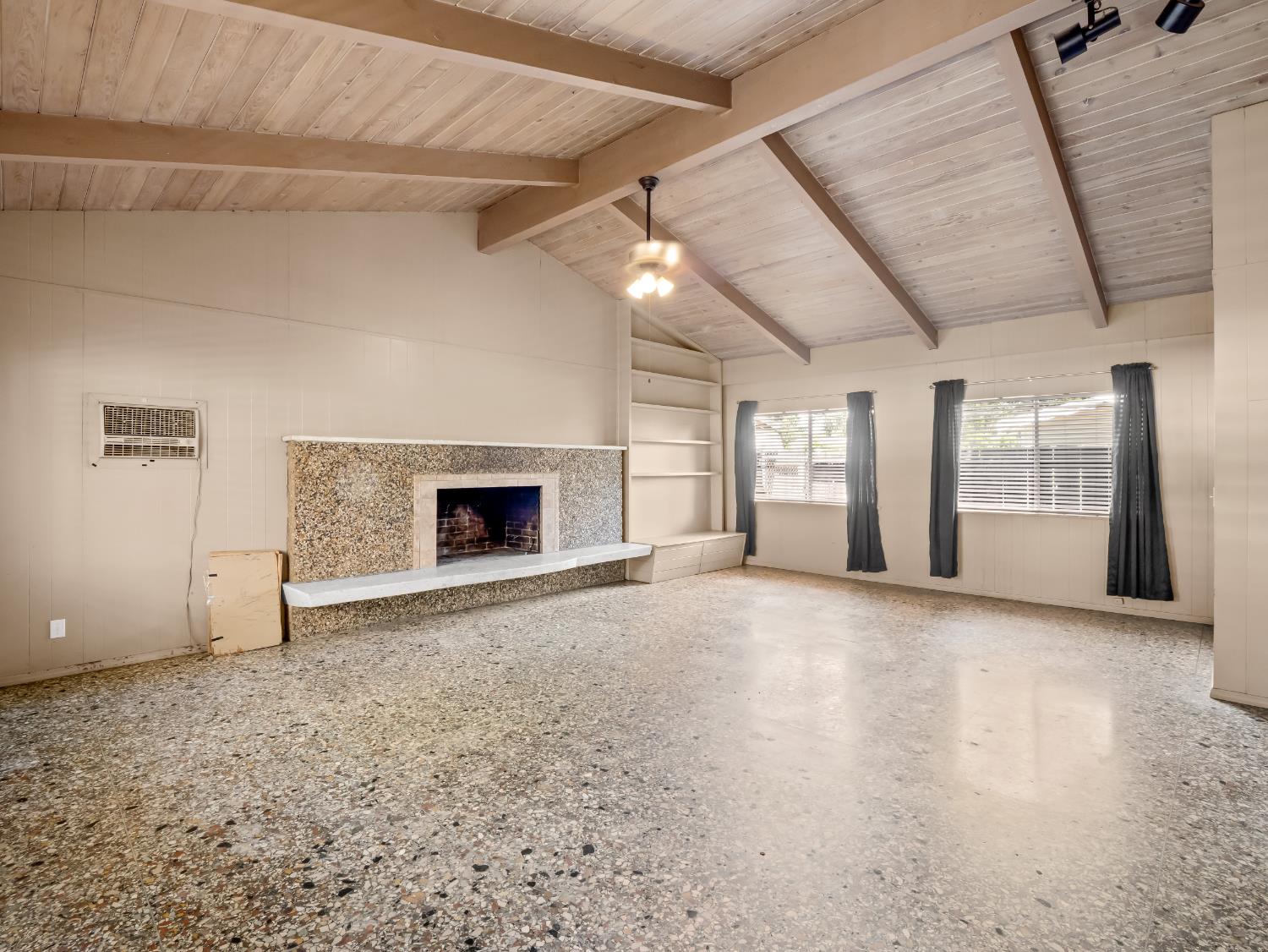 1231 N Roosevelt Ave, Fresno, CA 93728