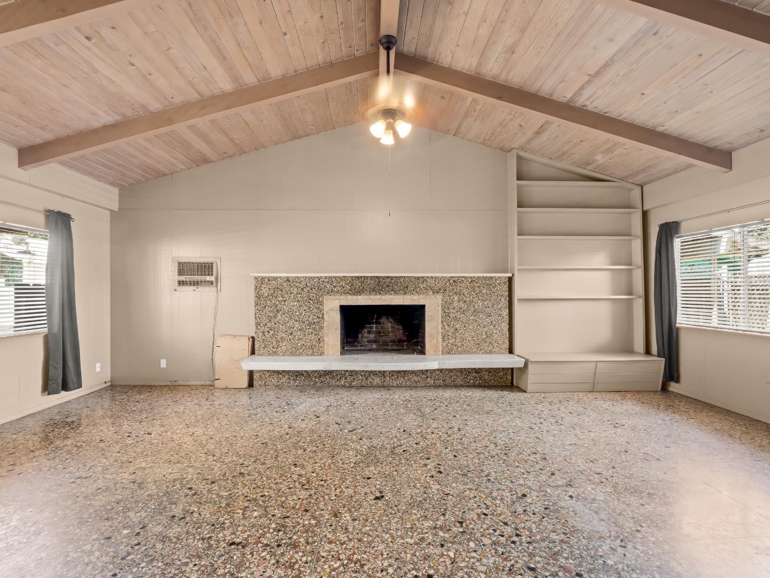 1231 N Roosevelt Ave, Fresno, CA 93728