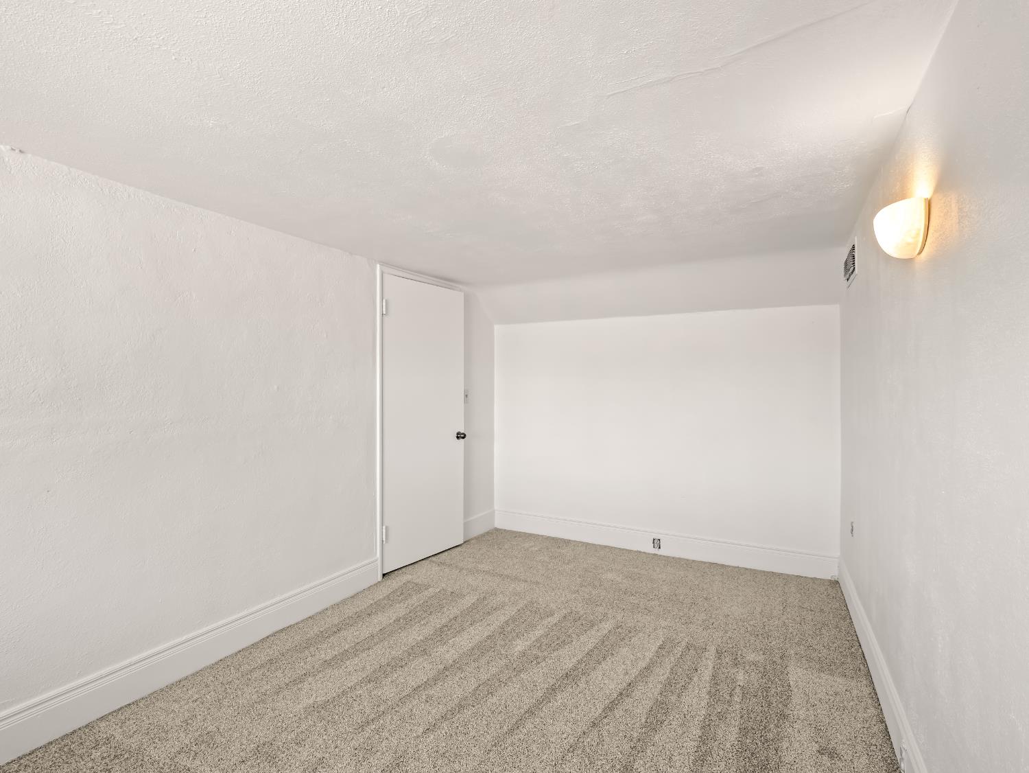 1231 N Roosevelt Ave, Fresno, CA 93728