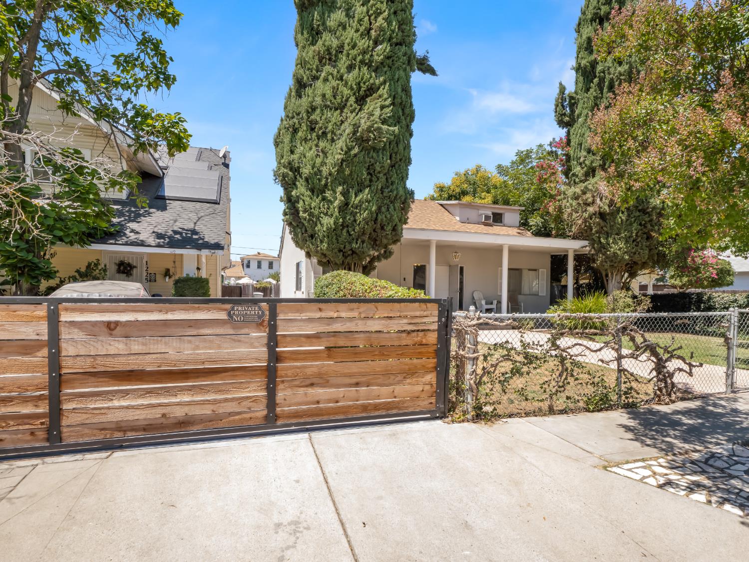 1231 N Roosevelt Ave, Fresno, CA 93728