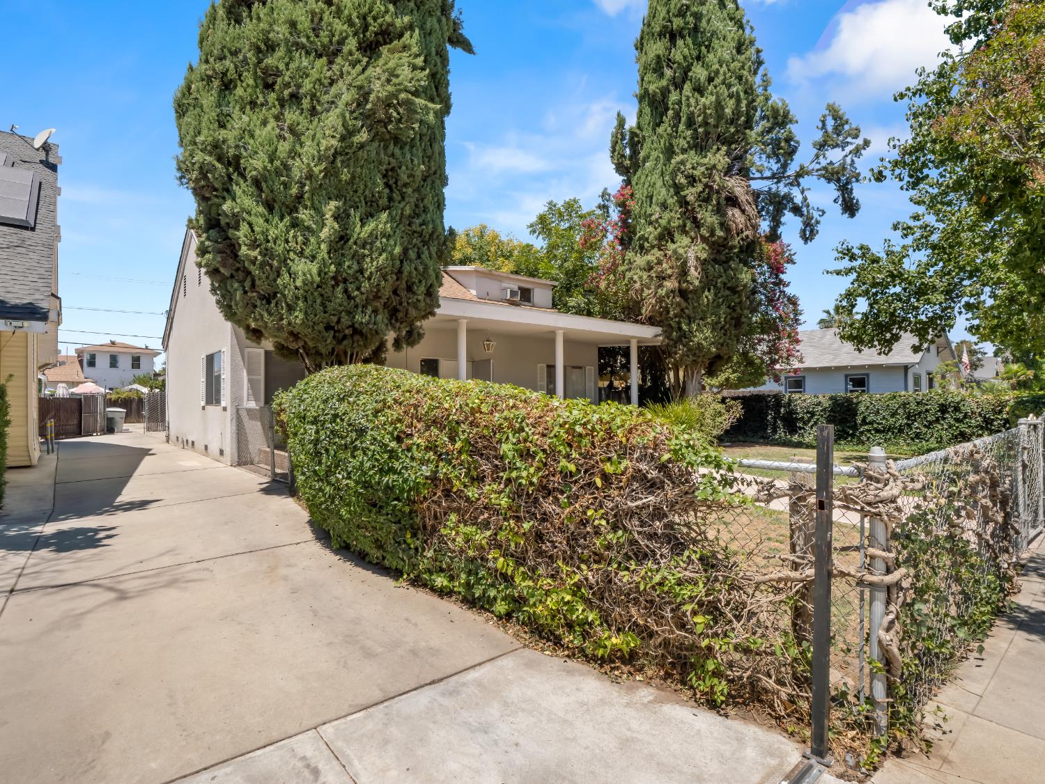 1231 N Roosevelt Ave, Fresno, CA 93728